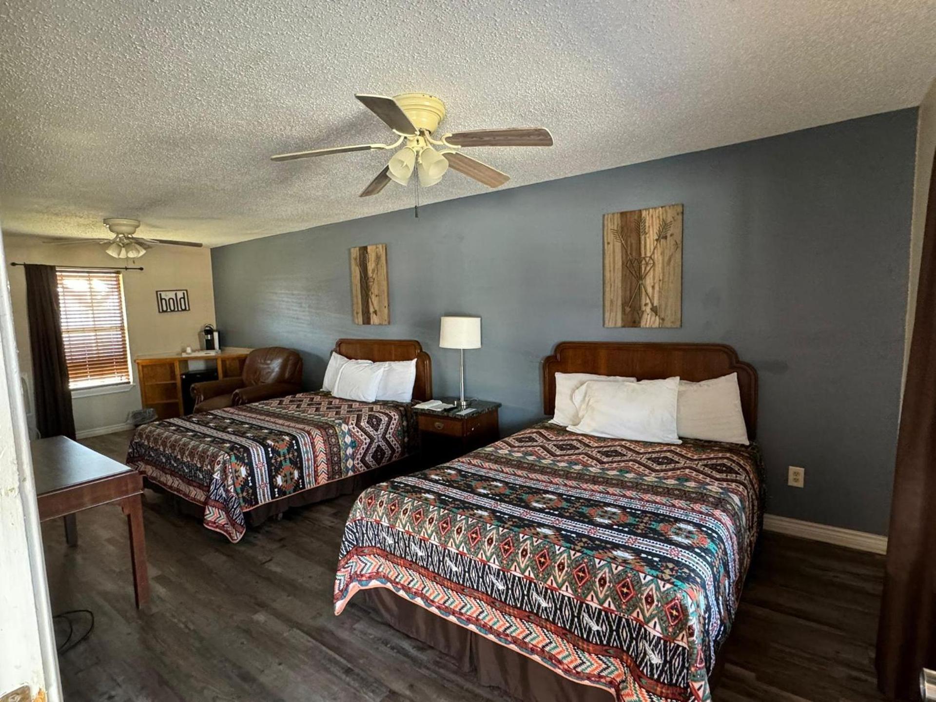 Four Horsemen Motel photo 13