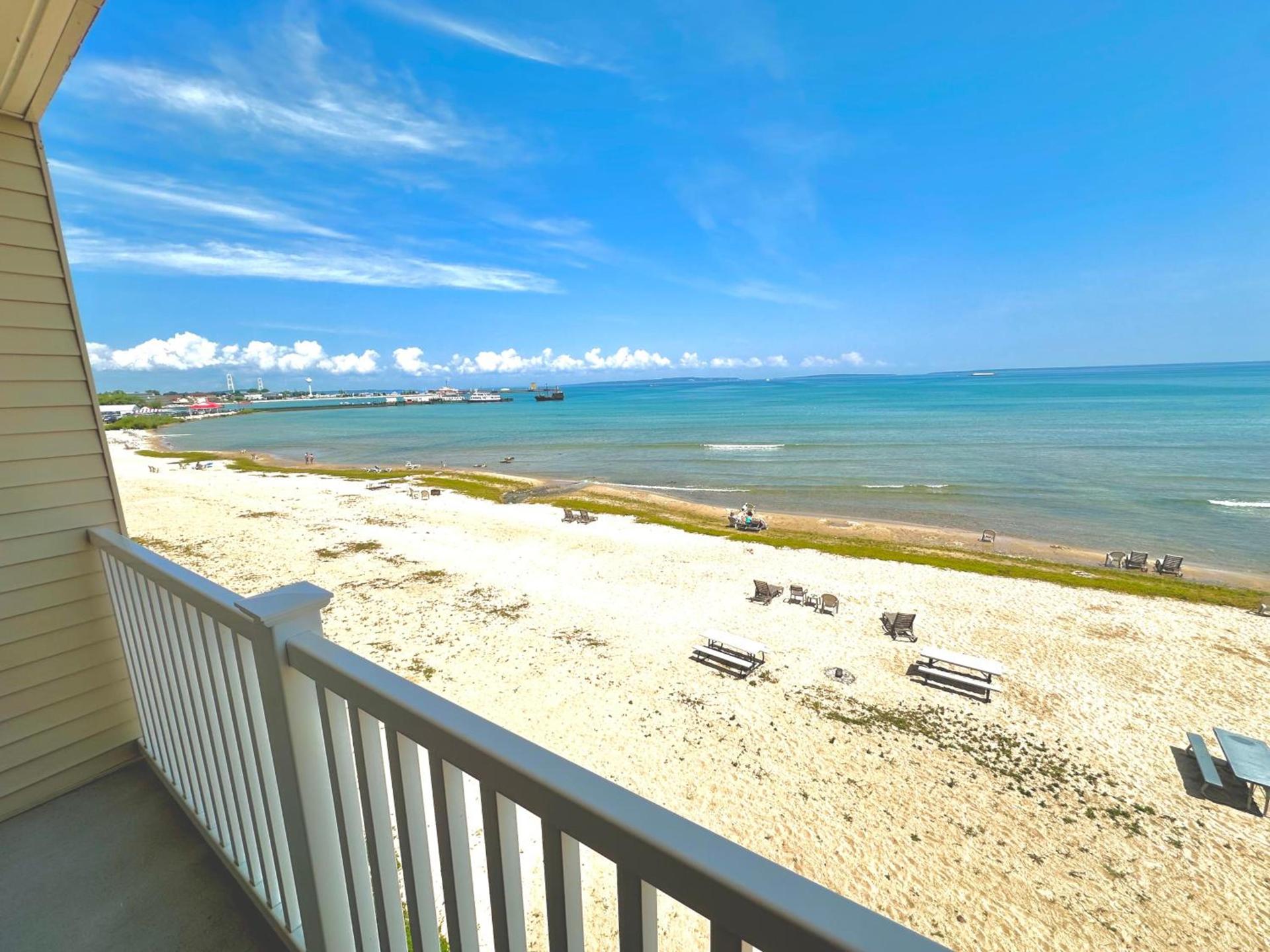 Mackinaw Beach and Bay Inn & Suites photo 33
