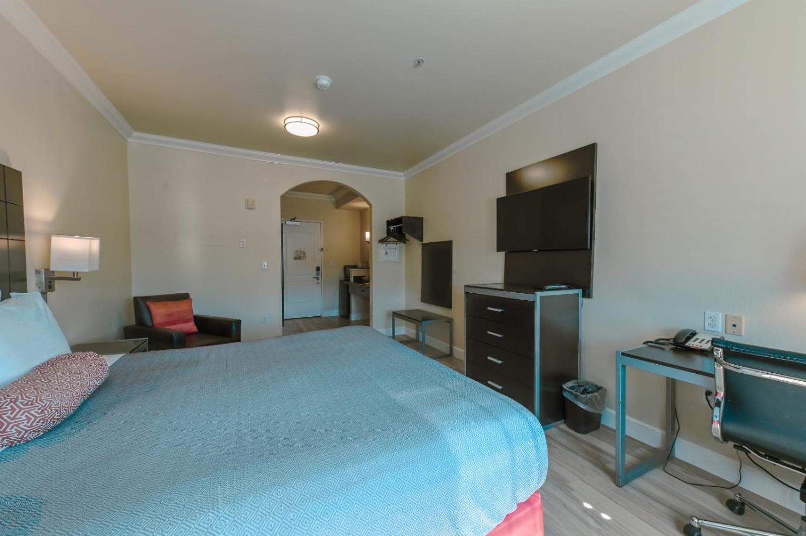 Gateway Inn and Suites San Francisco SFO Airport photo 14