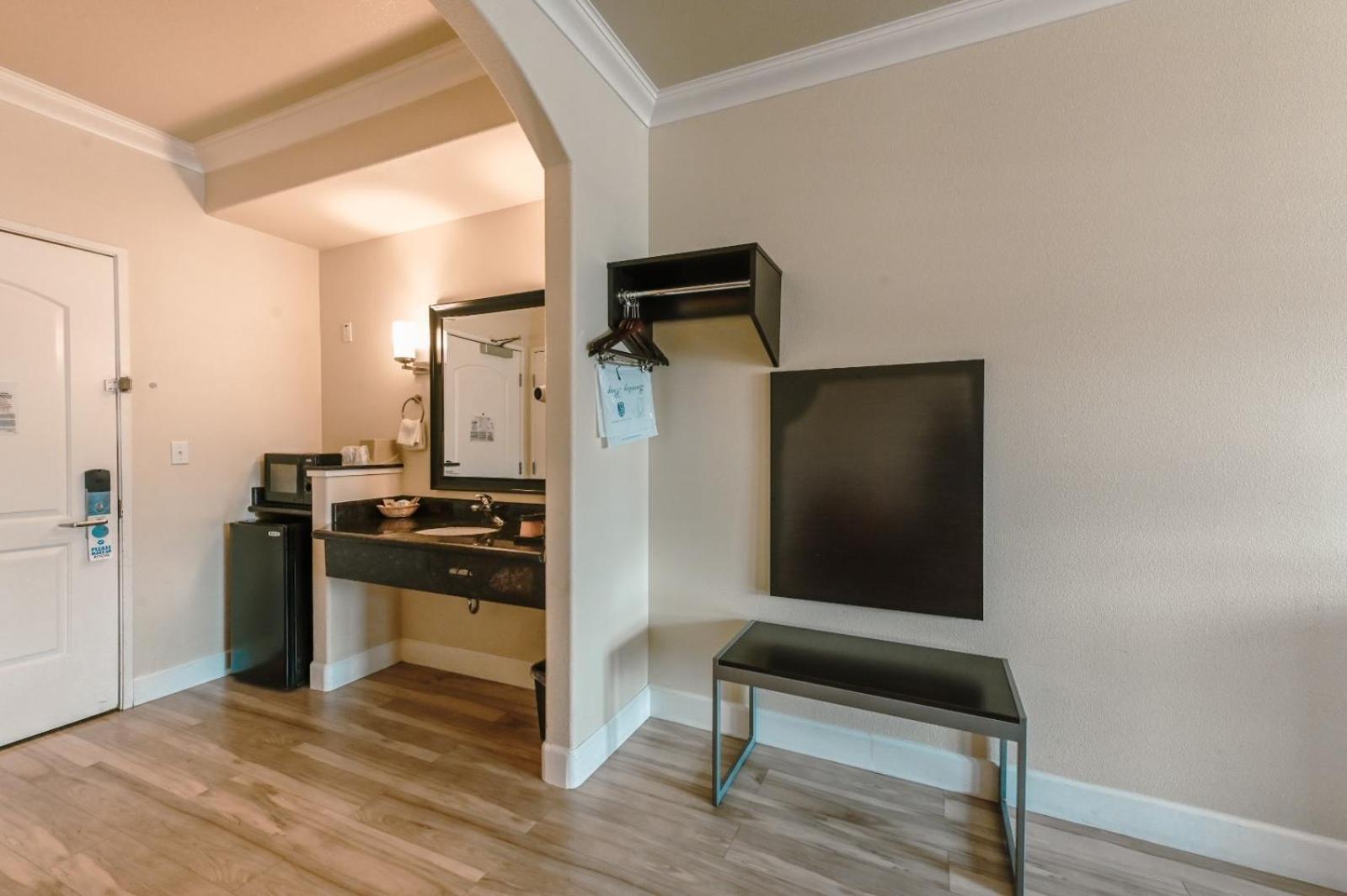 Gateway Inn and Suites San Francisco SFO Airport photo 17