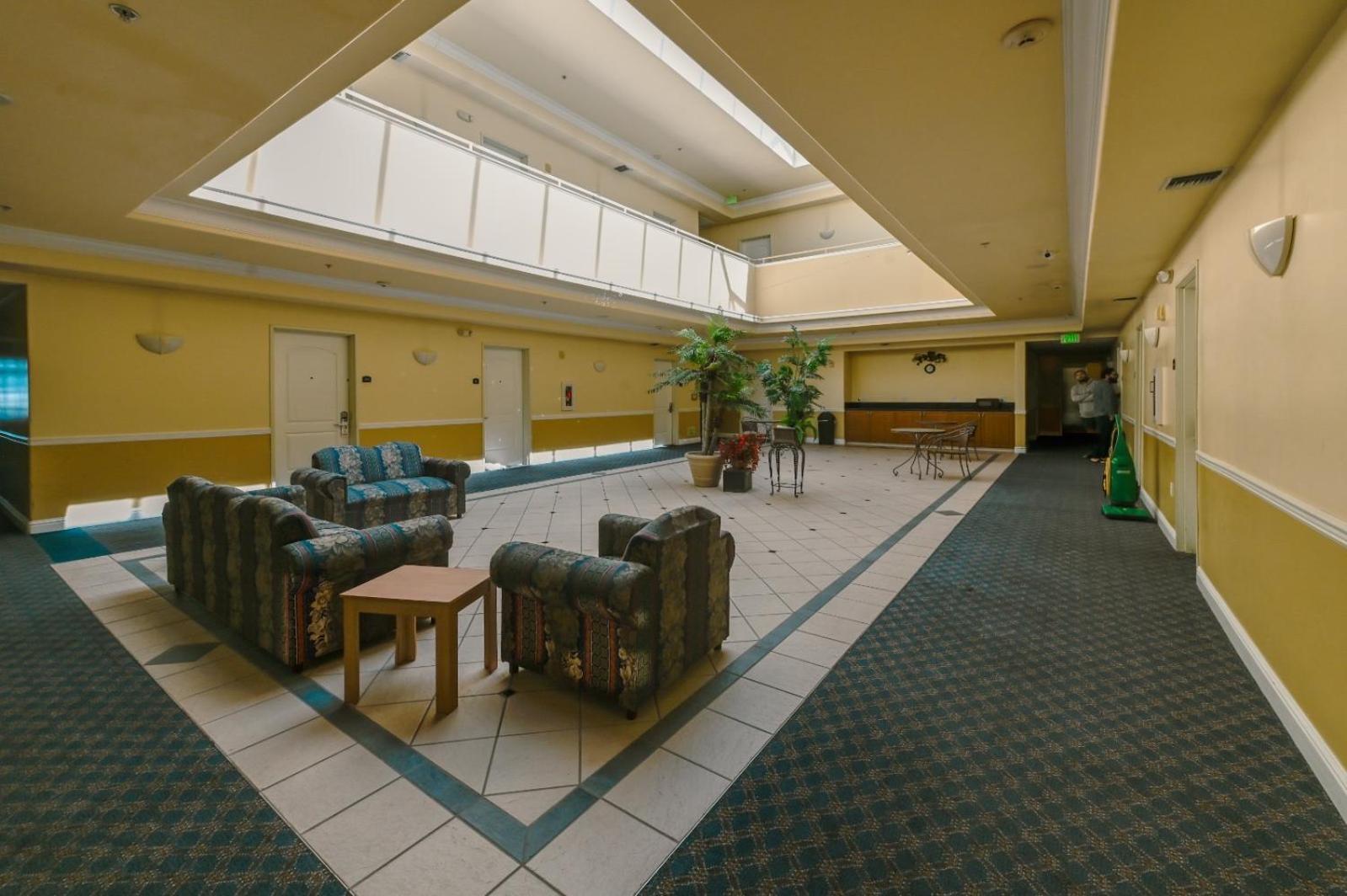Gateway Inn and Suites San Francisco SFO Airport photo 22