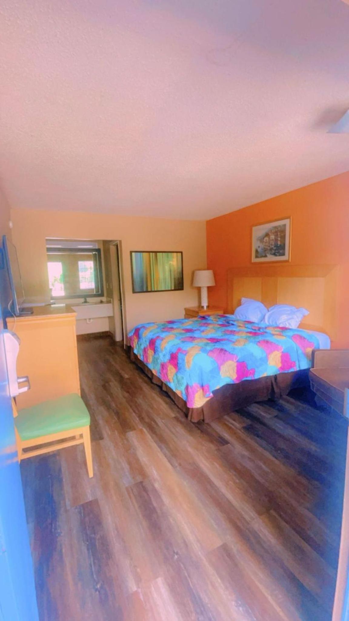 JAX INN photo 3