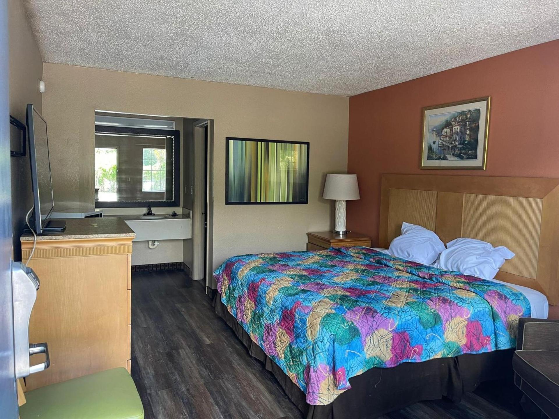 JAX INN photo 12