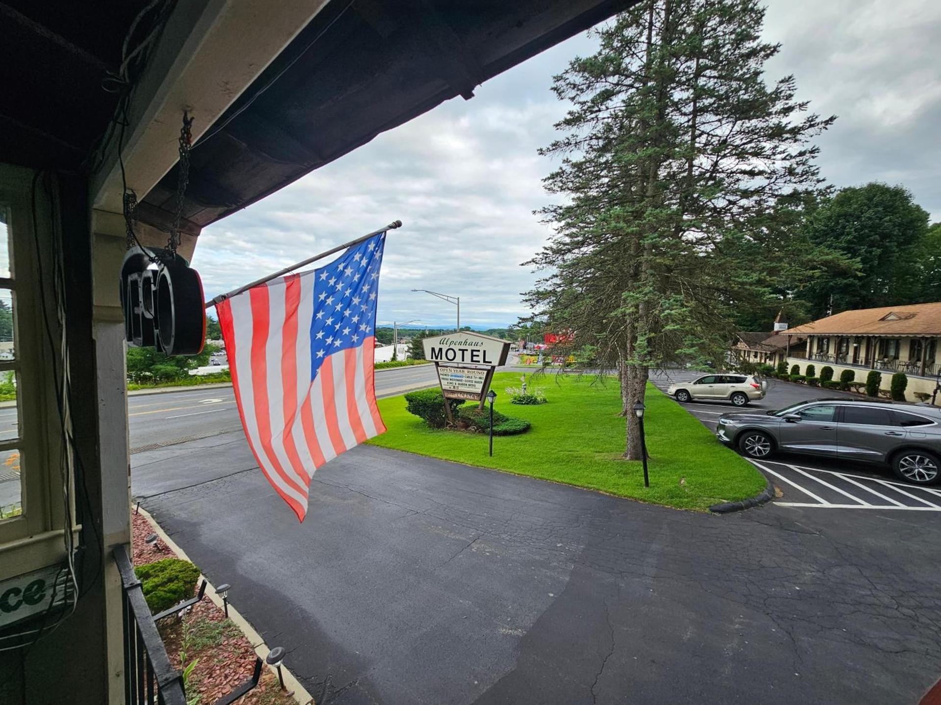 Alpenhaus Motel photo 12