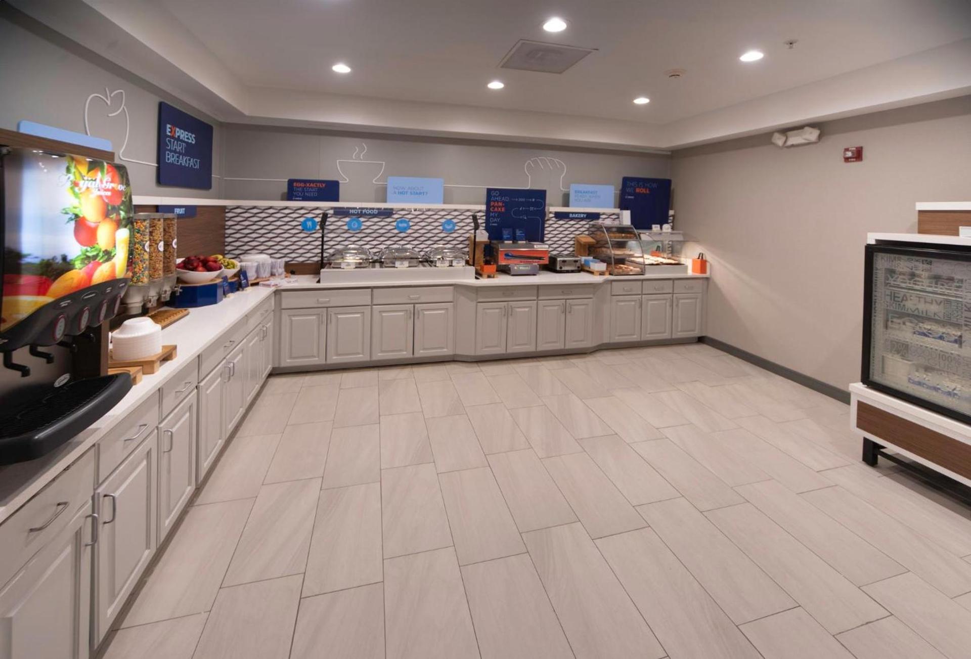 Holiday Inn Express Suites Little Rock West by IHG photo 23