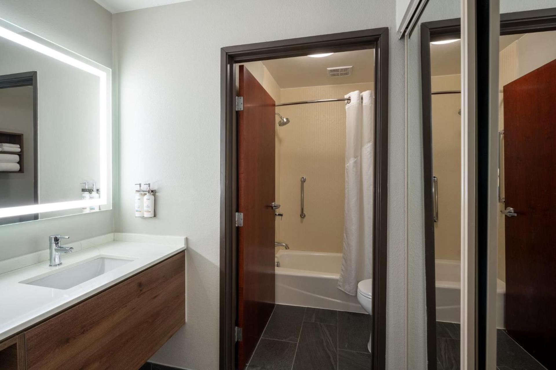Staybridge Suites West Des Moines by IHG photo 15