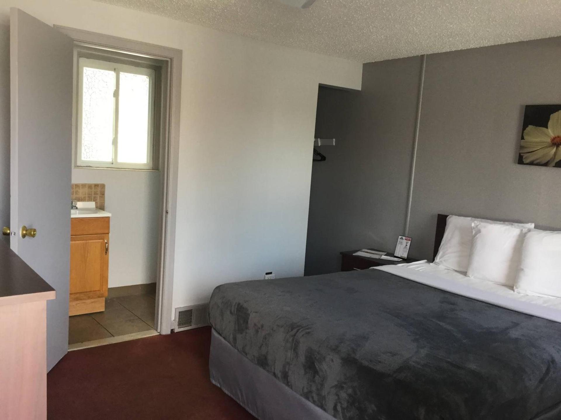 Swiss Cottage Inn photo 24