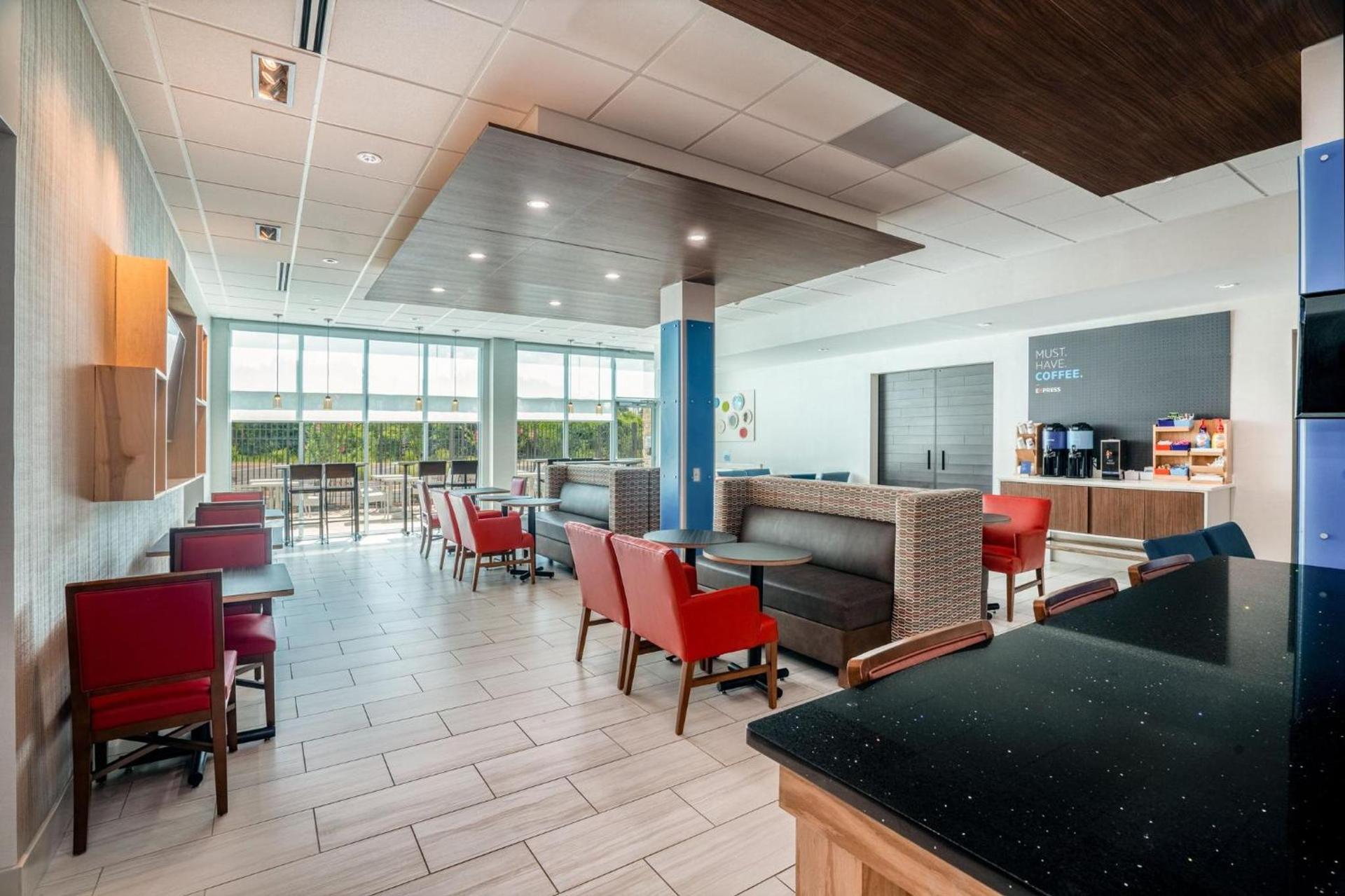 Holiday Inn Express & Suites Atlanta Airport NE - Hapeville by IHG photo 37