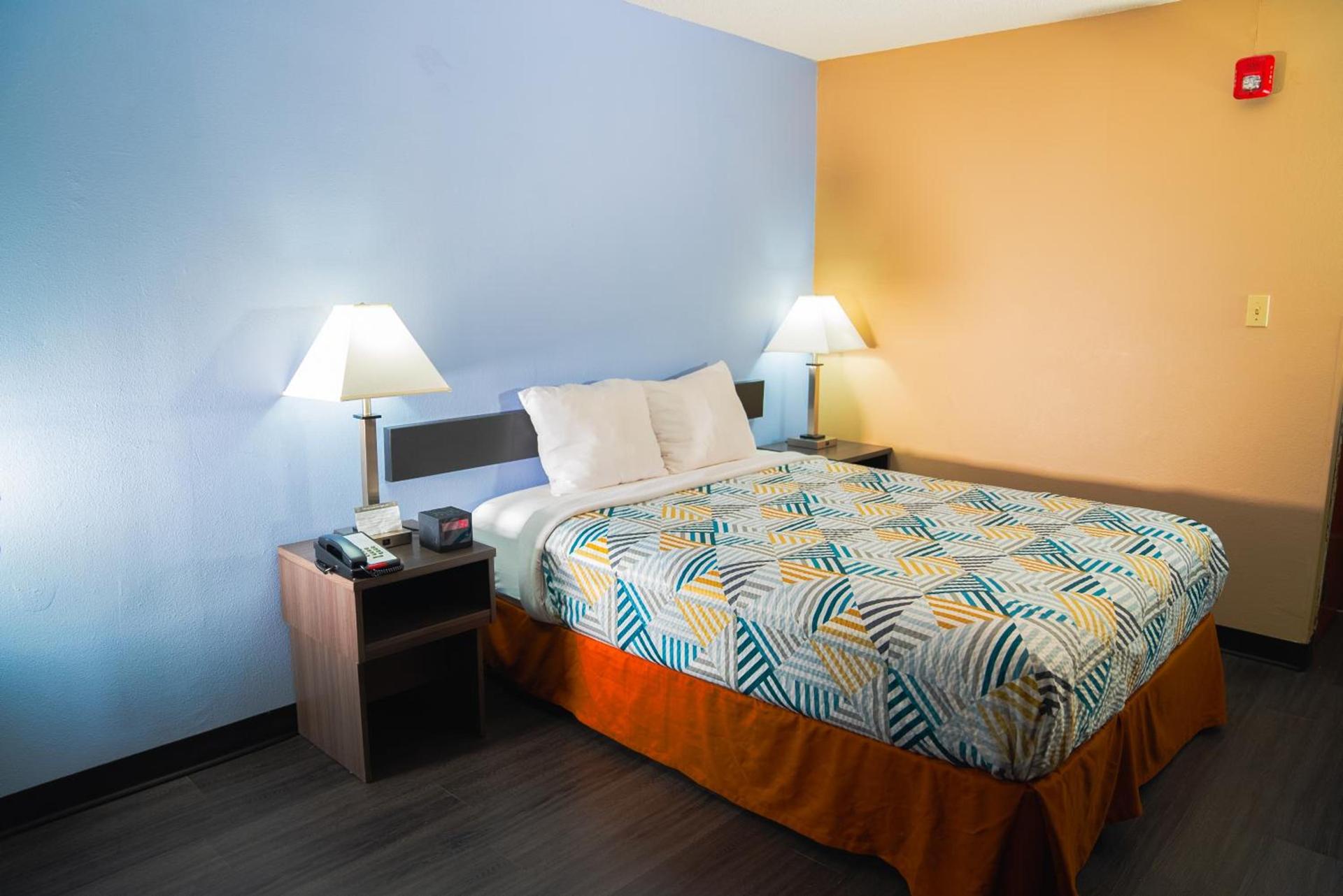 Motel 6 Litchfield, IL photo 3