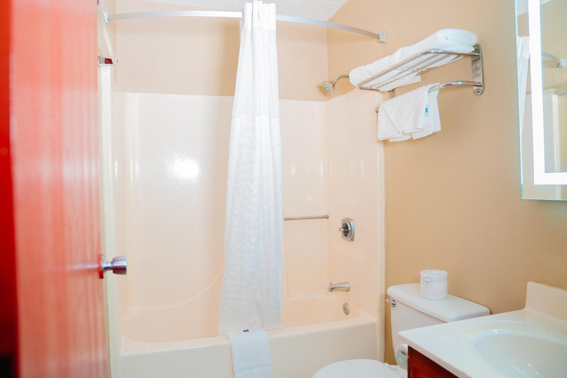 Motel 6 Litchfield, IL photo 9