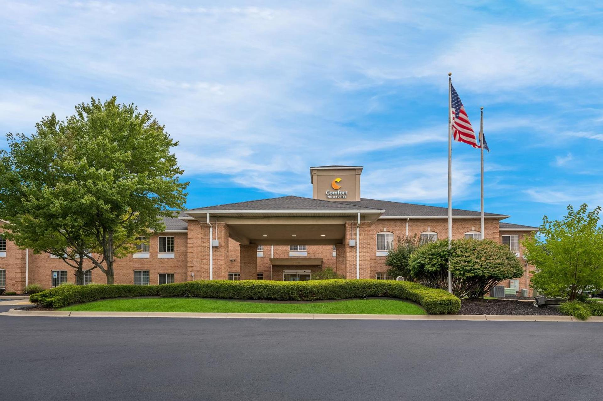 Comfort Inn & Suites Fenton photo 3