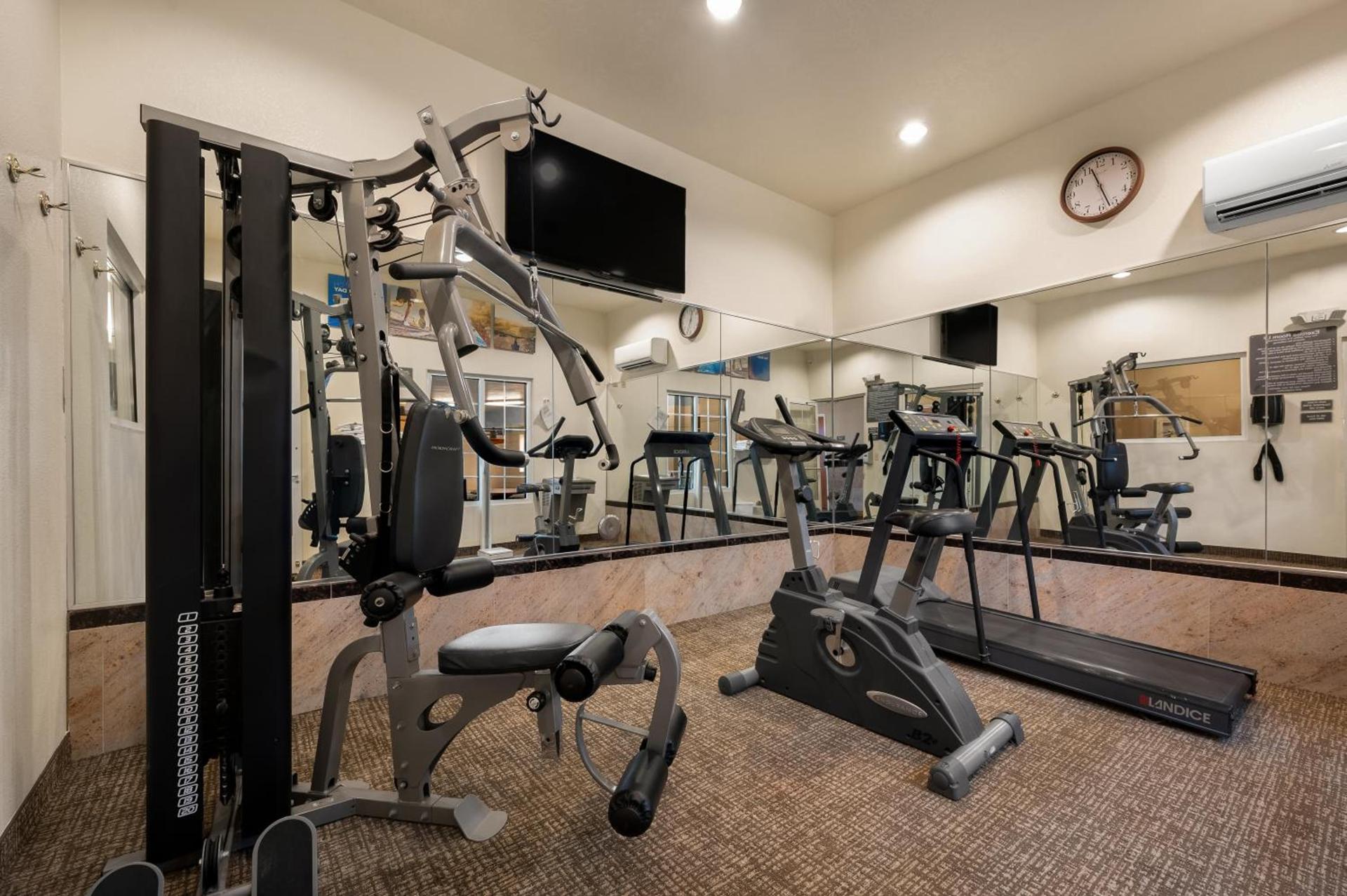 Comfort Inn & Suites Fenton photo 11