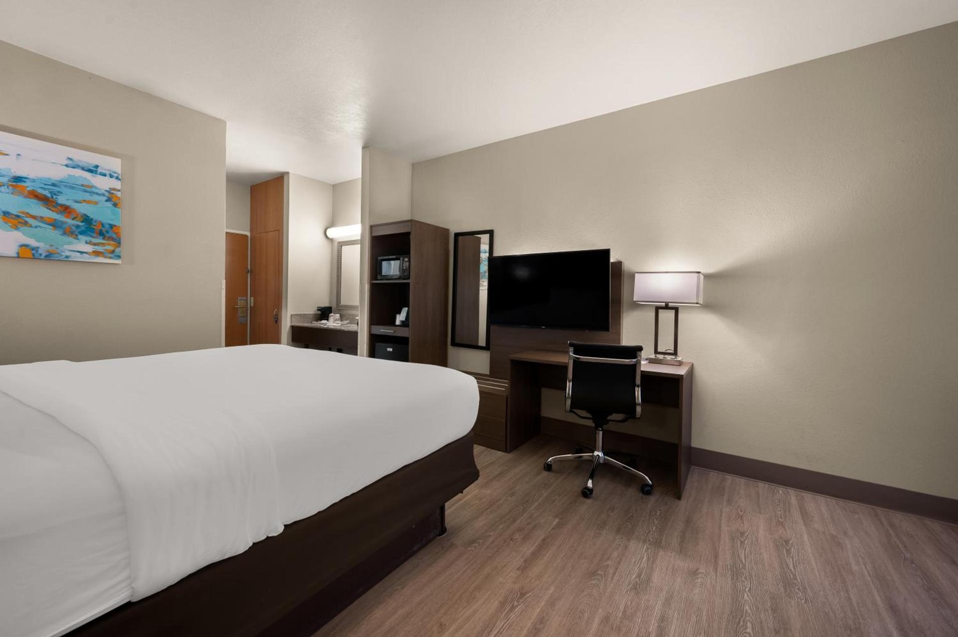 Comfort Inn & Suites Fenton photo 19