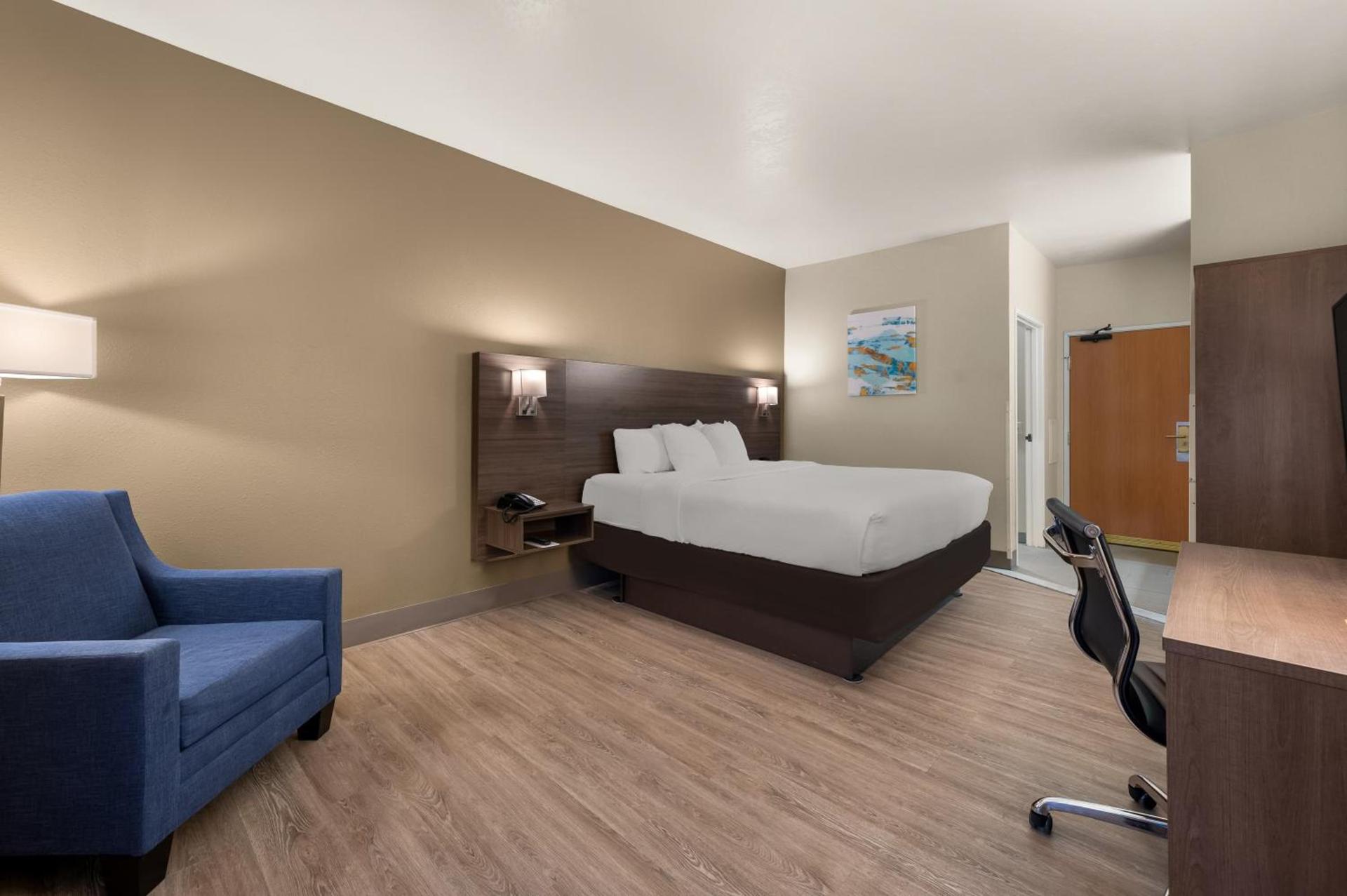 Comfort Inn & Suites Fenton photo 18