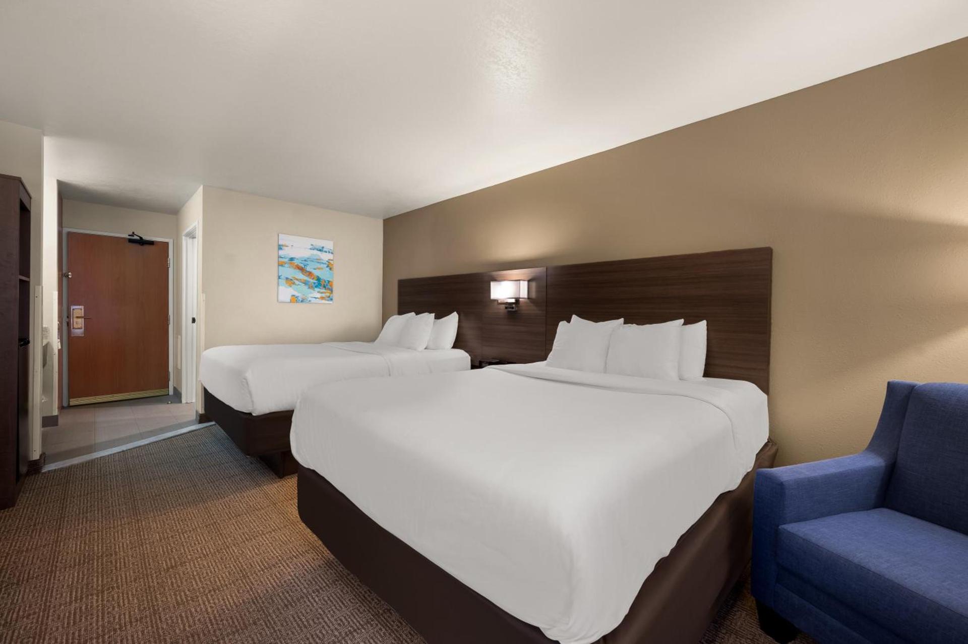 Comfort Inn & Suites Fenton photo 21