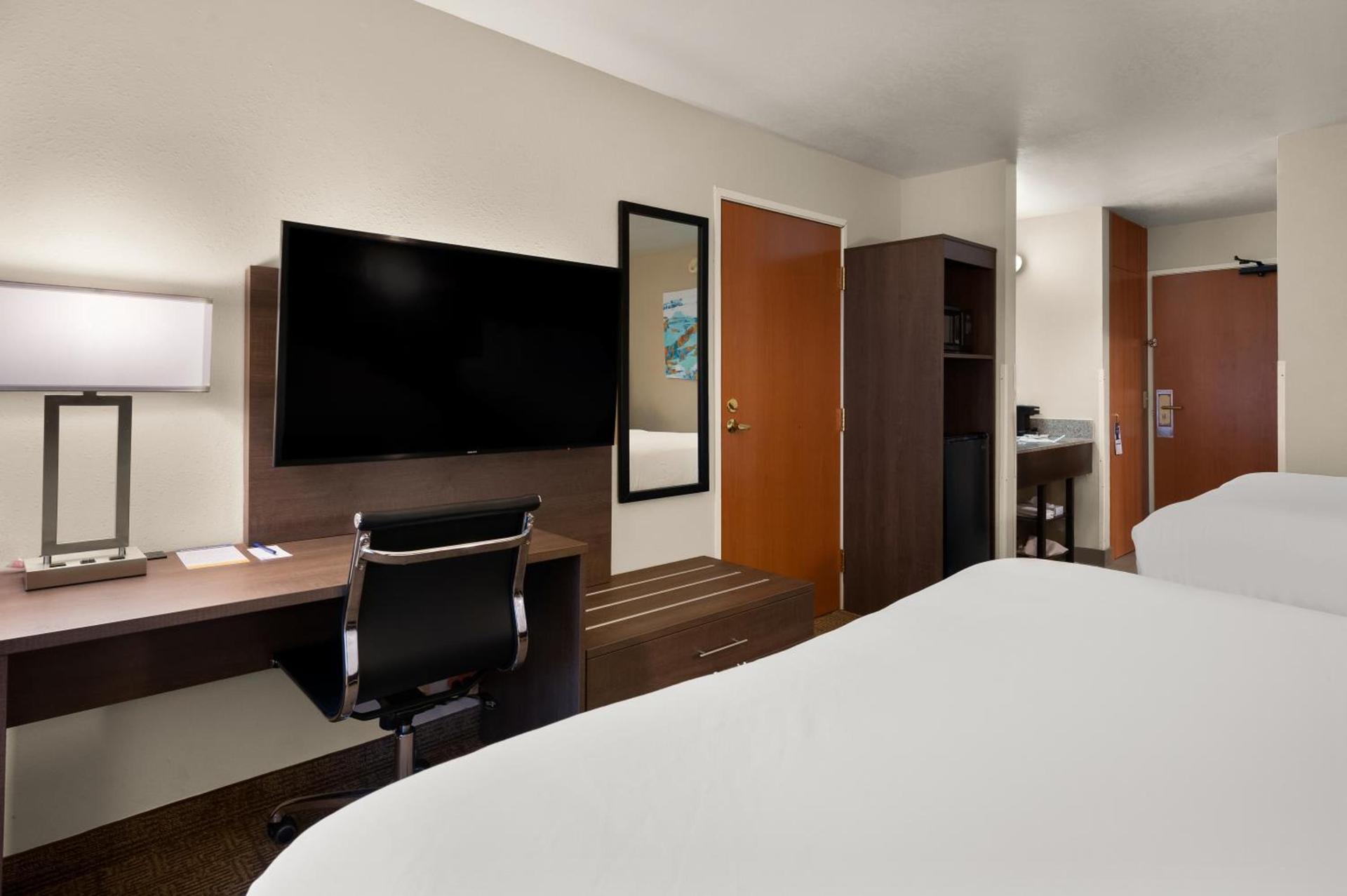 Comfort Inn & Suites Fenton photo 2