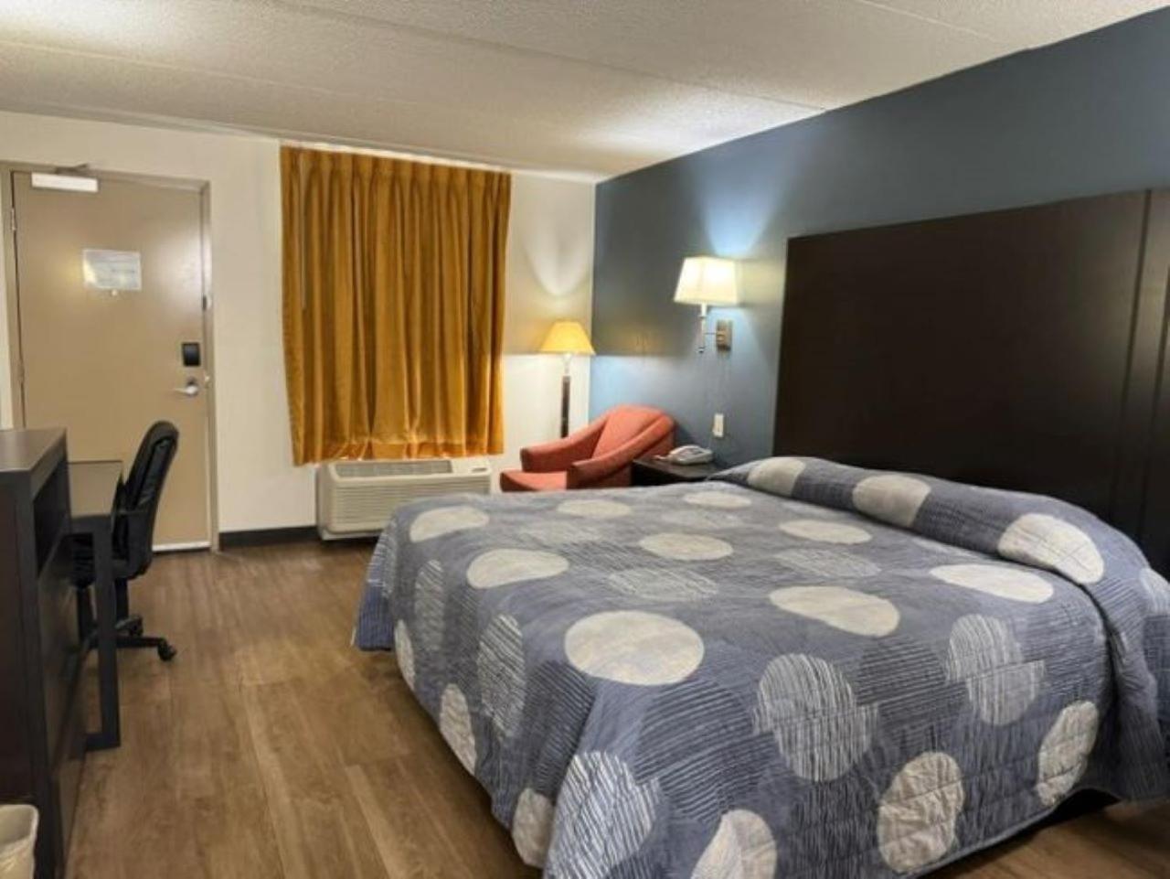 Hilltop Inn photo 6