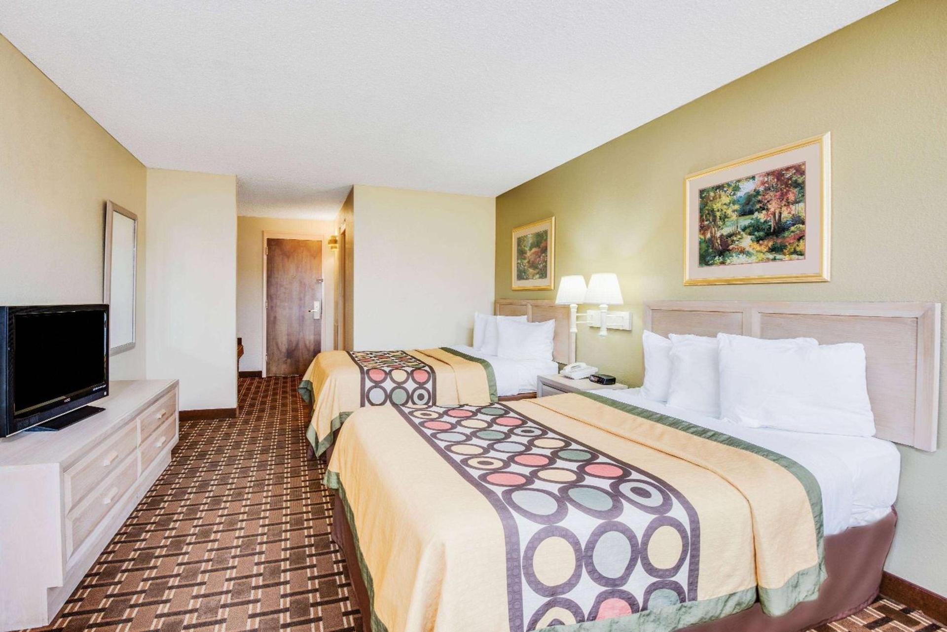 Super 8 by Wyndham Port Clinton photo 4