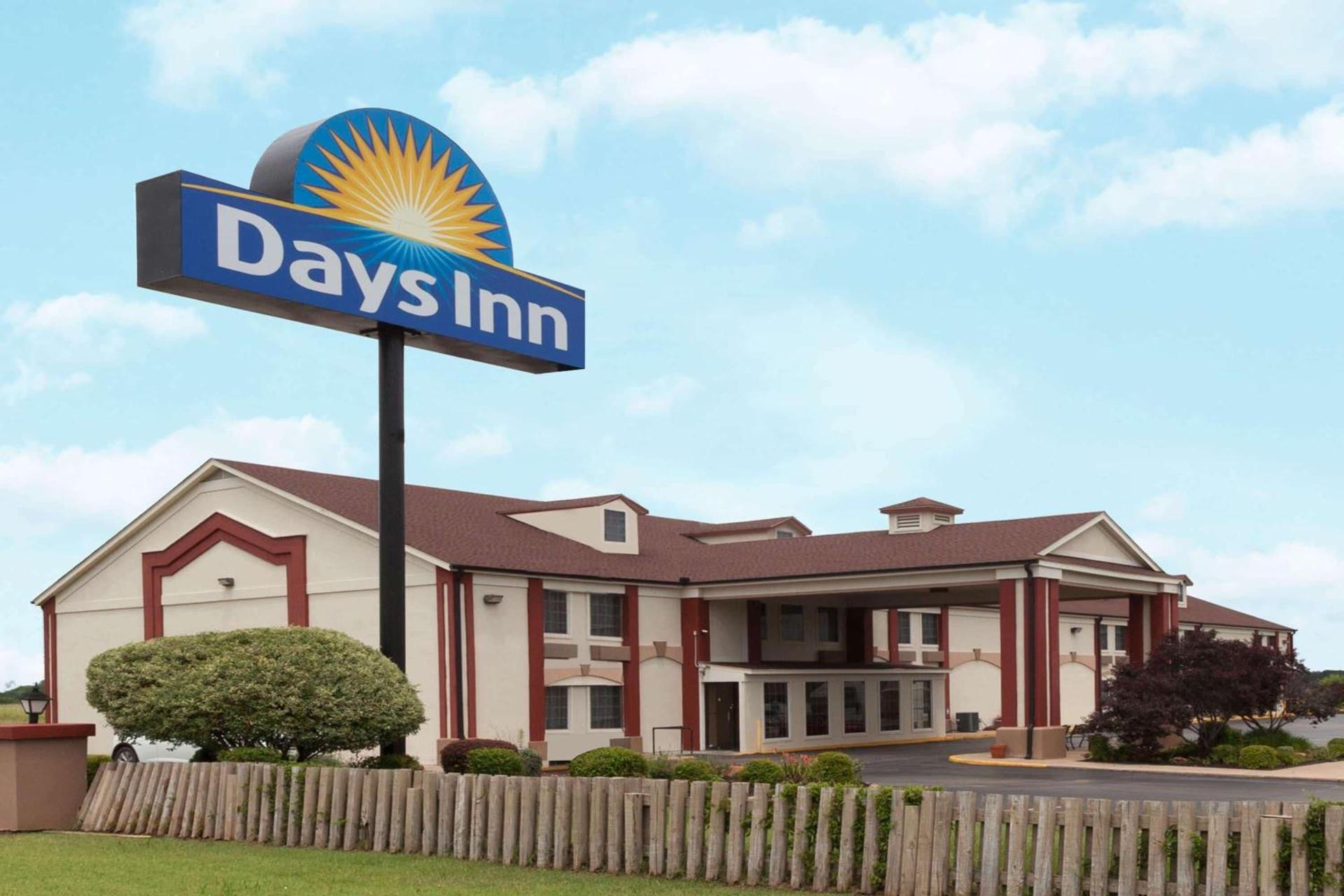 Days Inn by Wyndham Shawnee — hotel in Shawnee