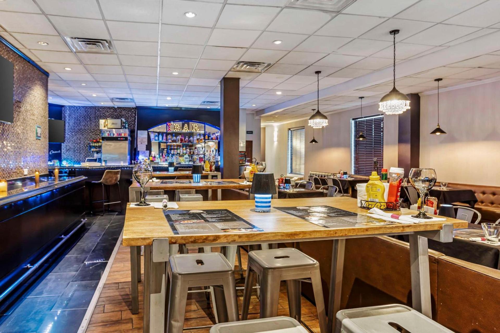 Aiden by Best Western Newark Airport photo 10