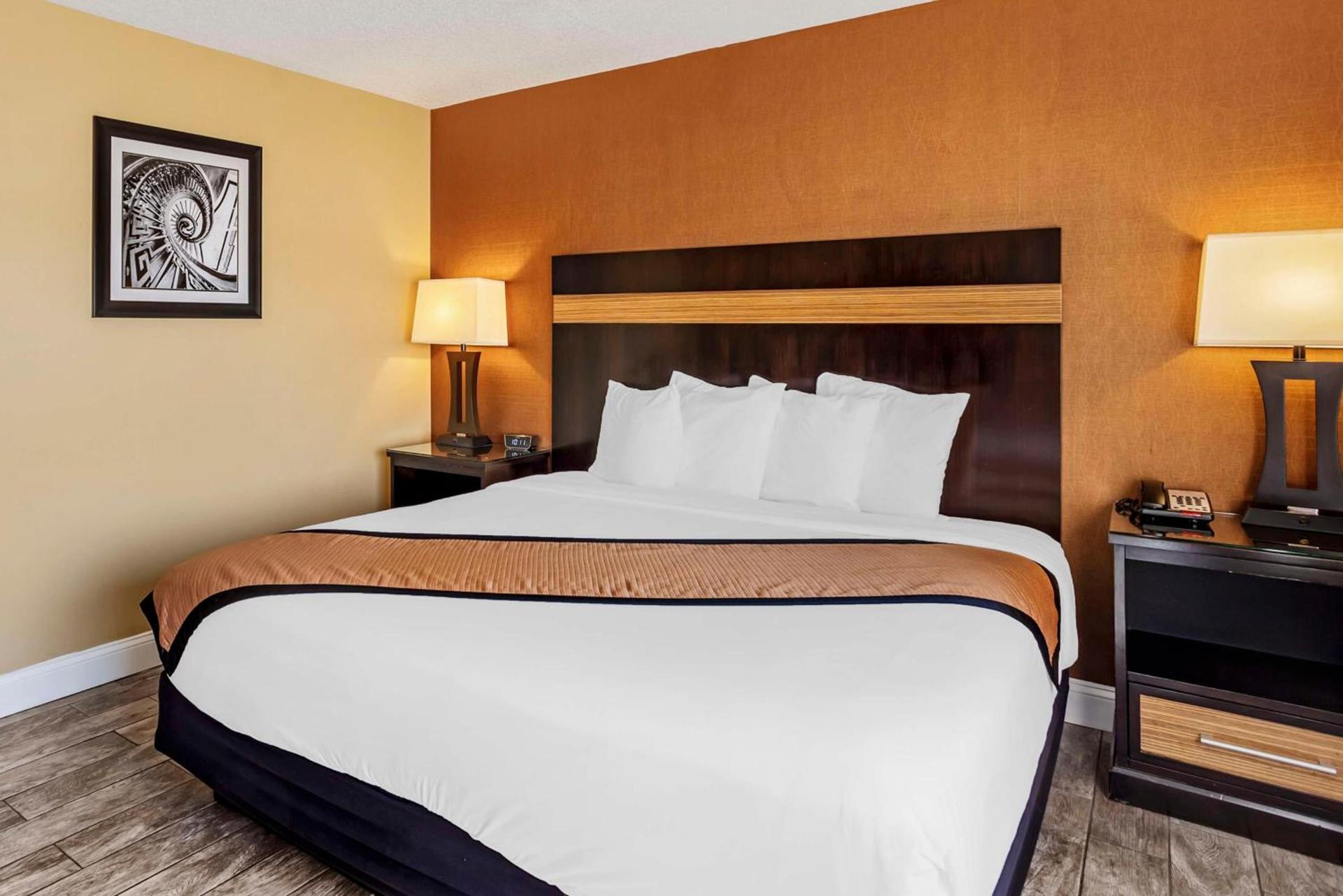 Aiden by Best Western Newark Airport photo 18