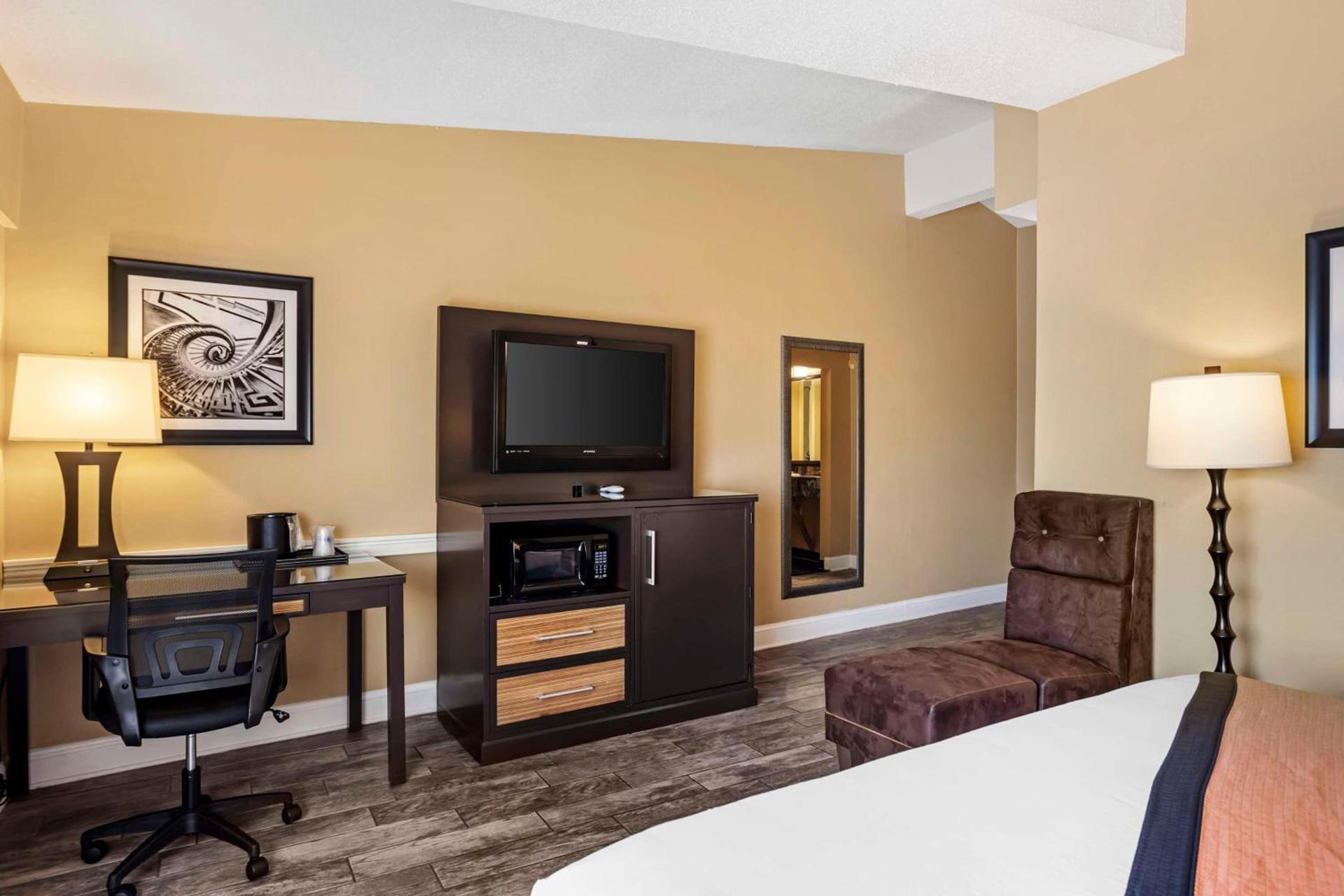 Aiden by Best Western Newark Airport photo 23