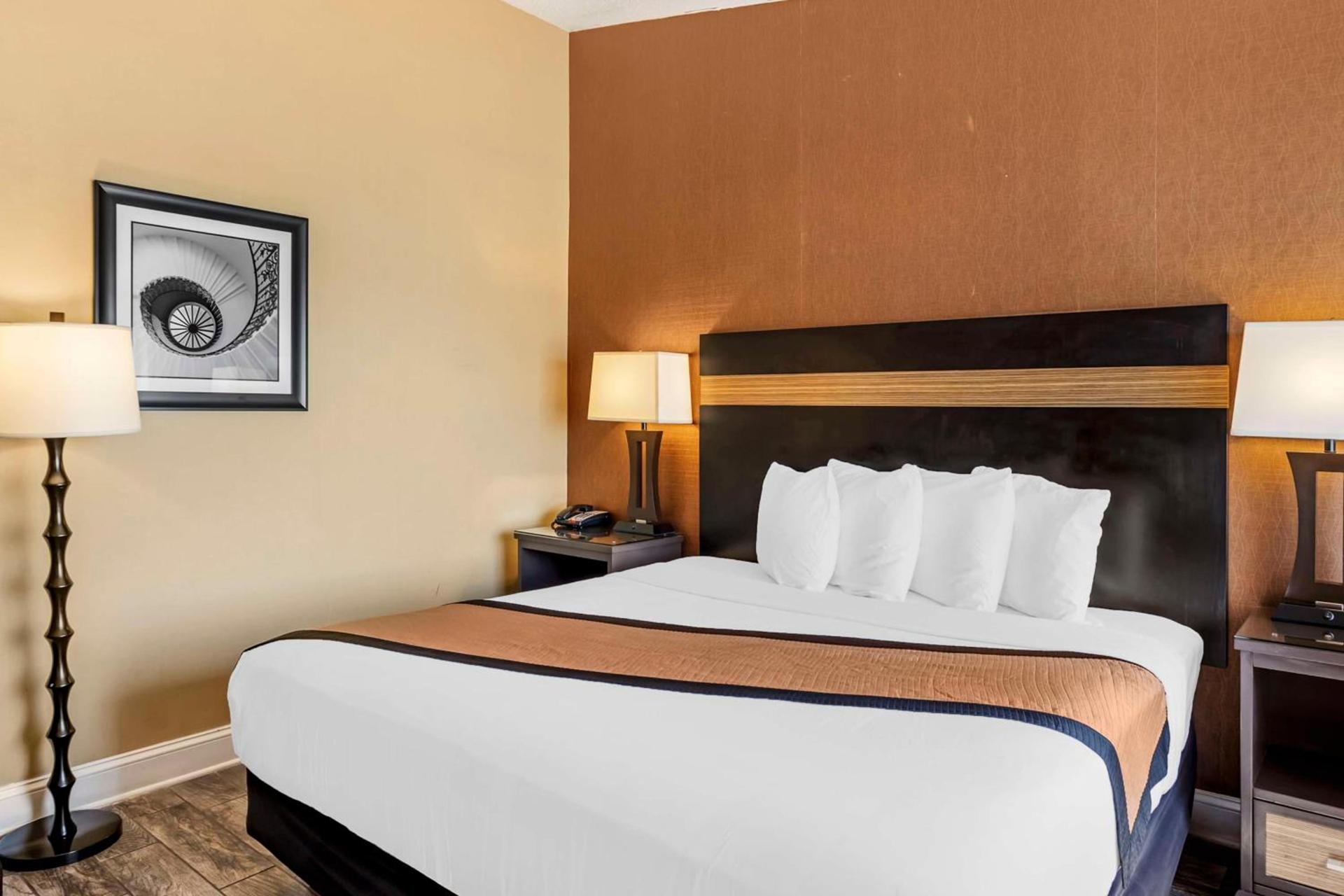 Aiden by Best Western Newark Airport photo 24