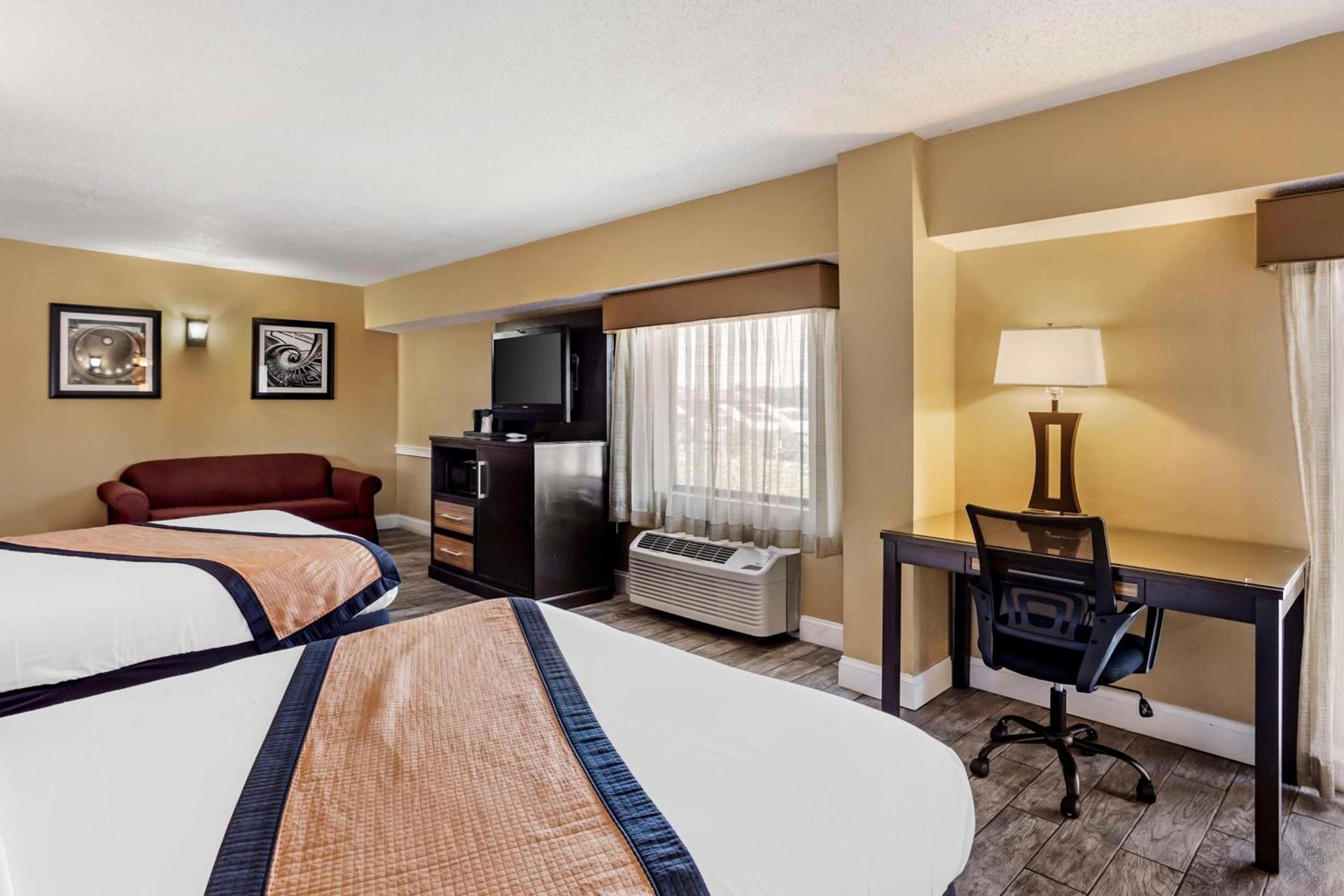 Aiden by Best Western Newark Airport photo 28