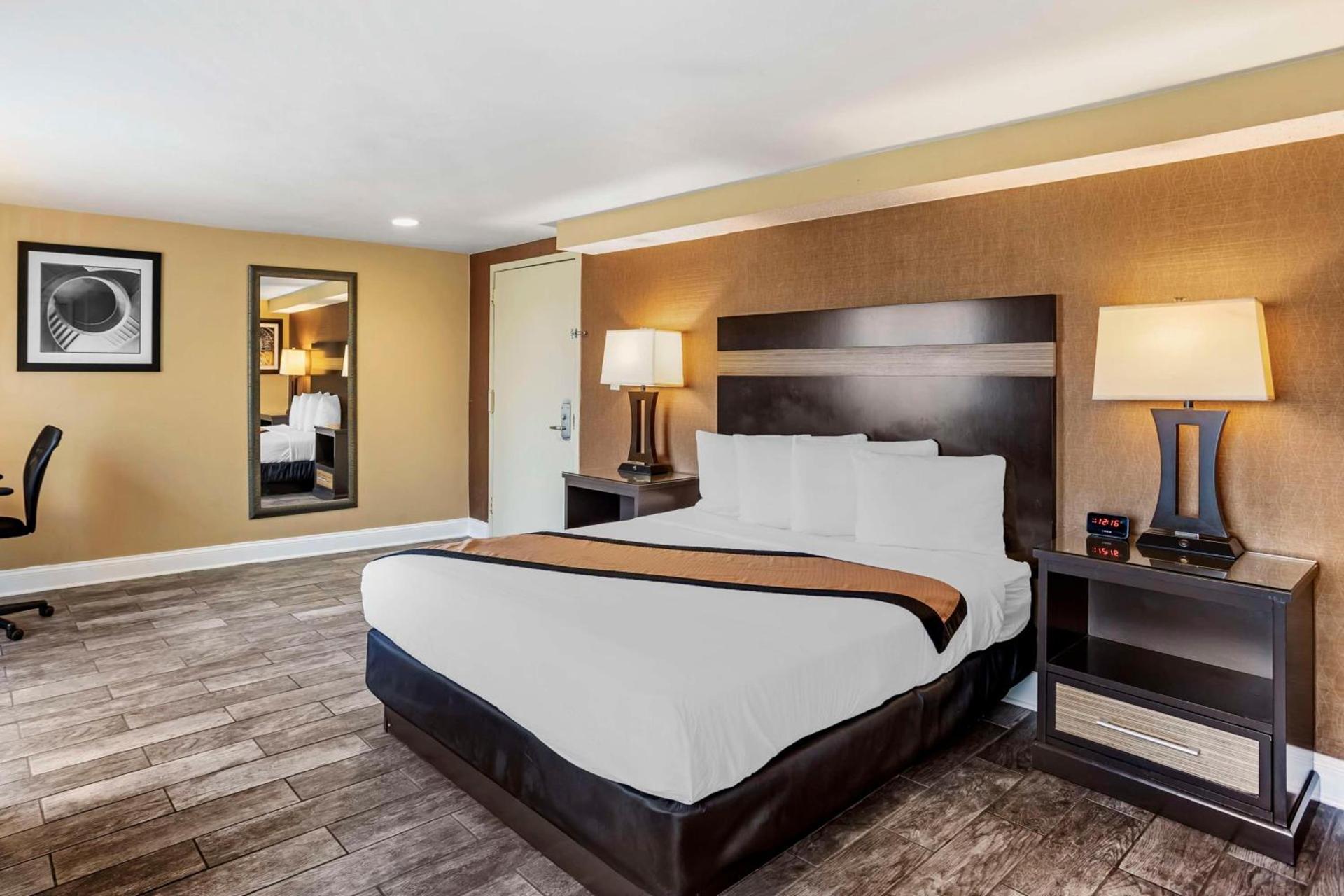 Aiden by Best Western Newark Airport photo 42