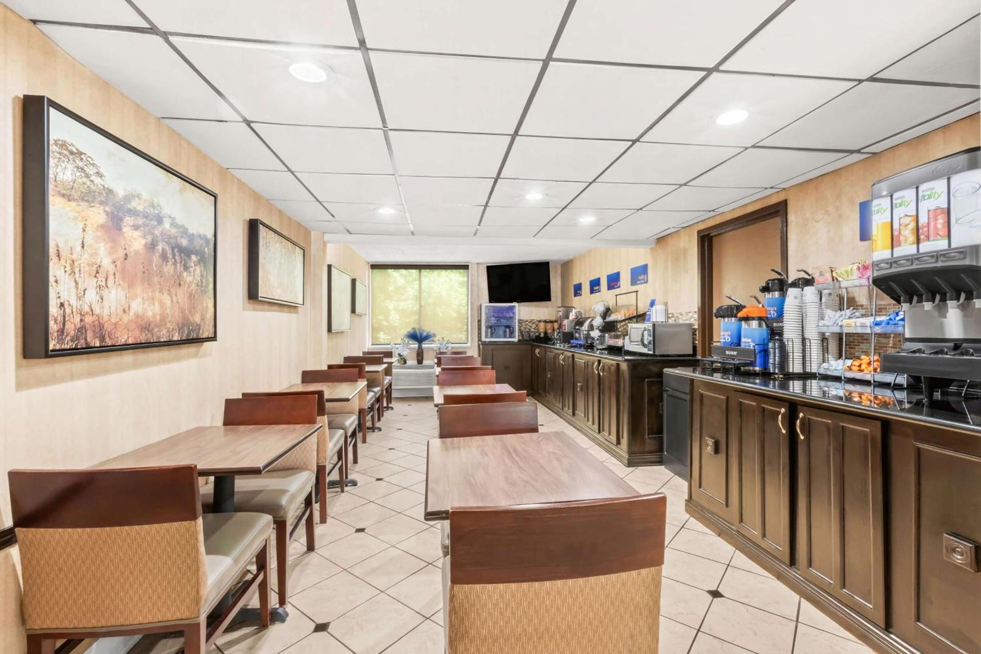 Best Western Hazlet Inn photo 3