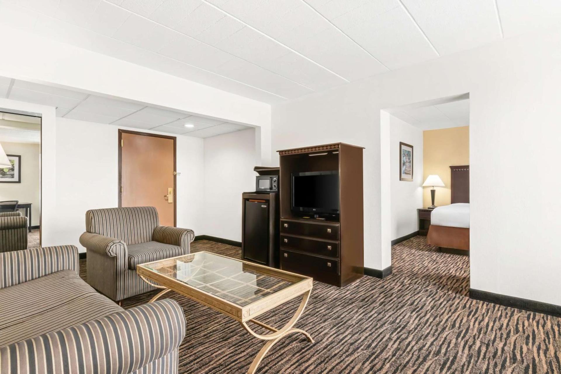 Best Western Hazlet Inn photo 5