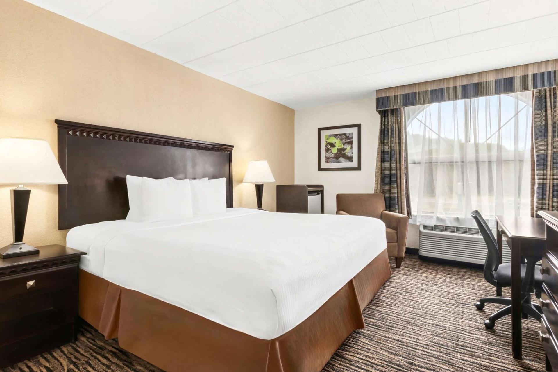 Best Western Hazlet Inn photo 7