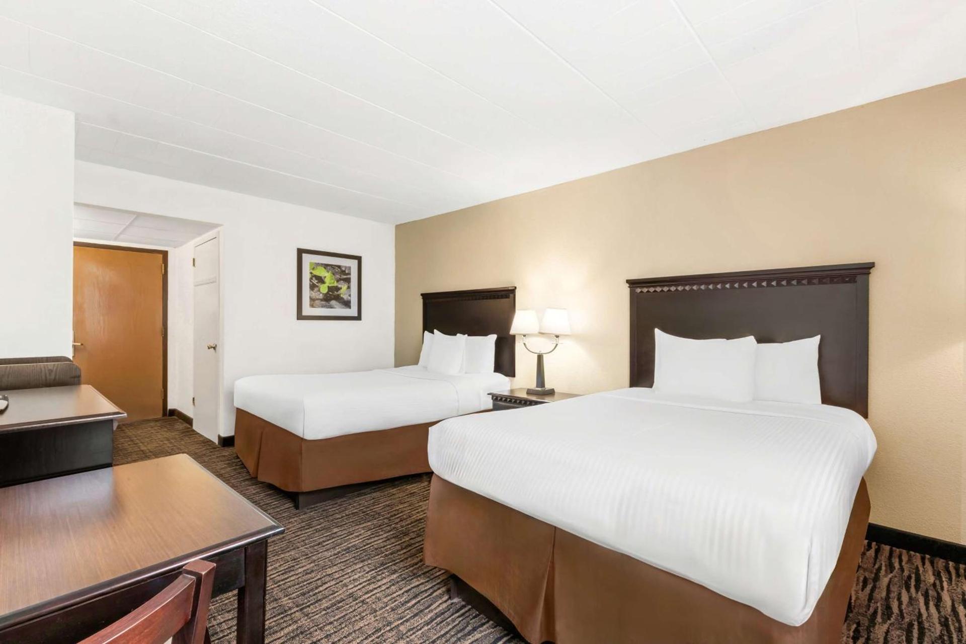 Best Western Hazlet Inn photo 11