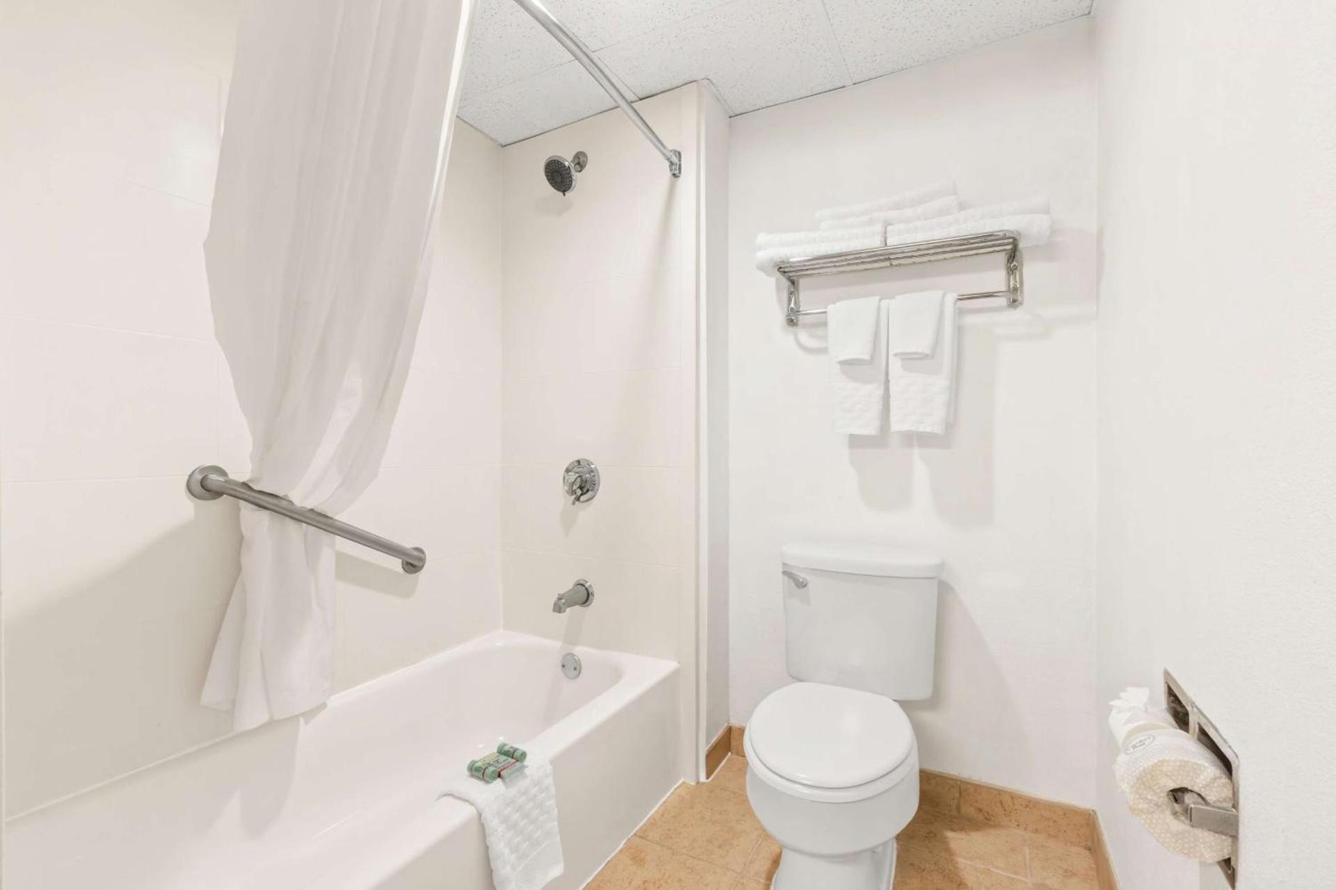 Best Western Hazlet Inn photo 13