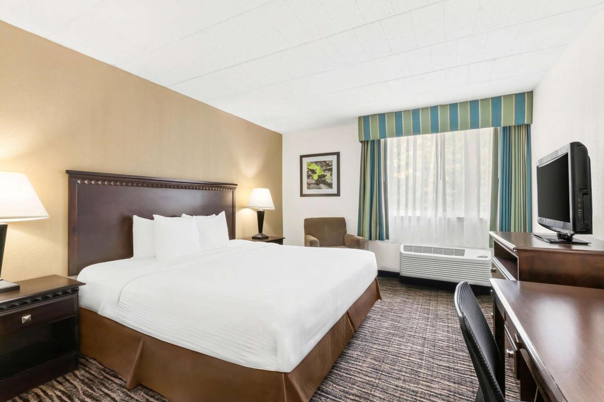 Best Western Hazlet Inn photo 16