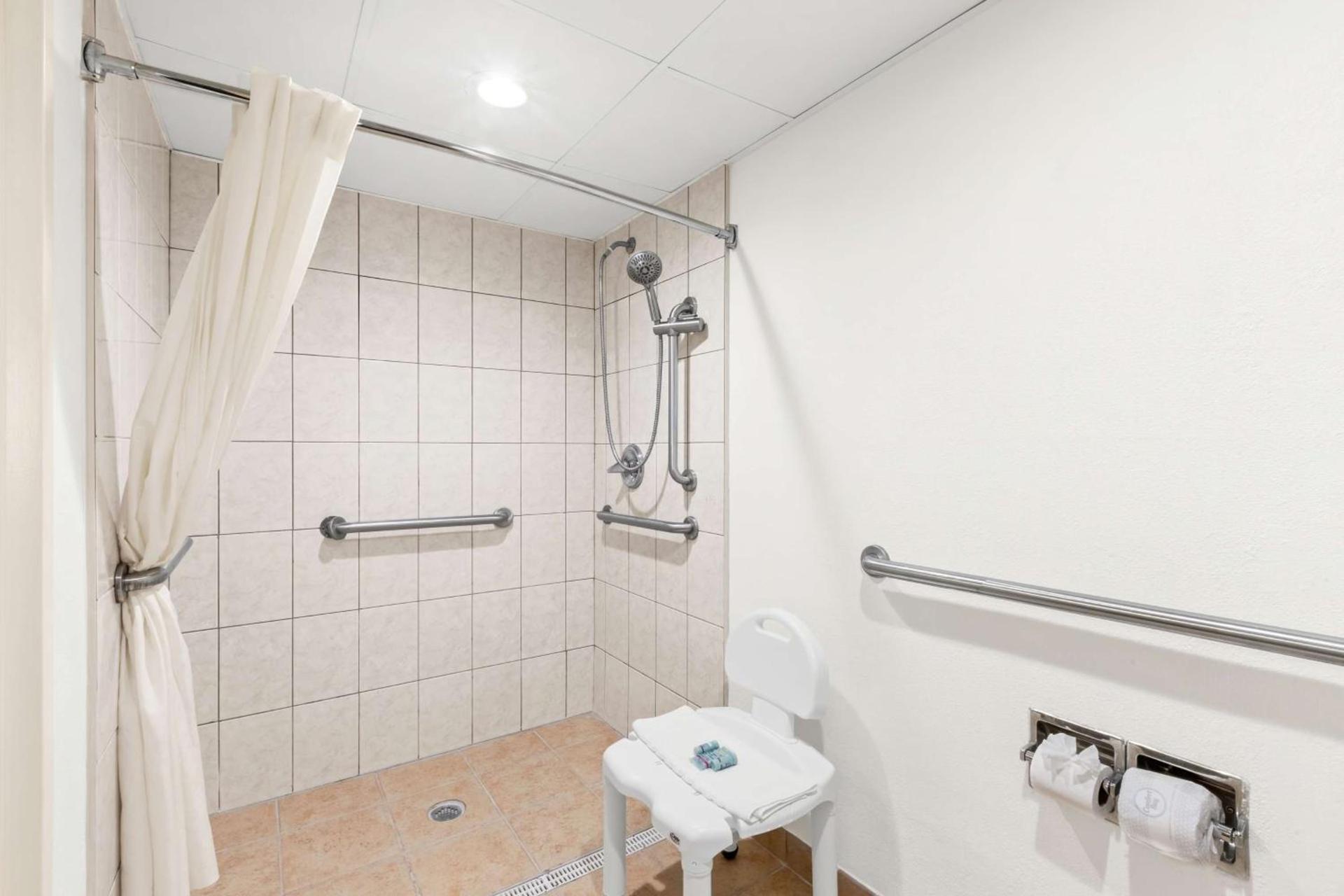 Best Western Hazlet Inn photo 20