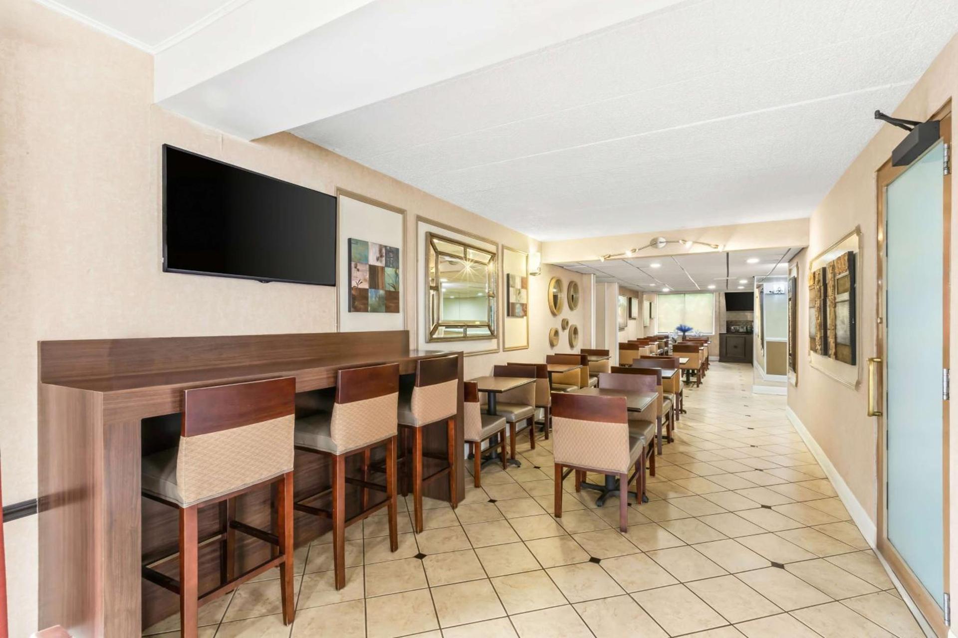 Best Western Hazlet Inn photo 22