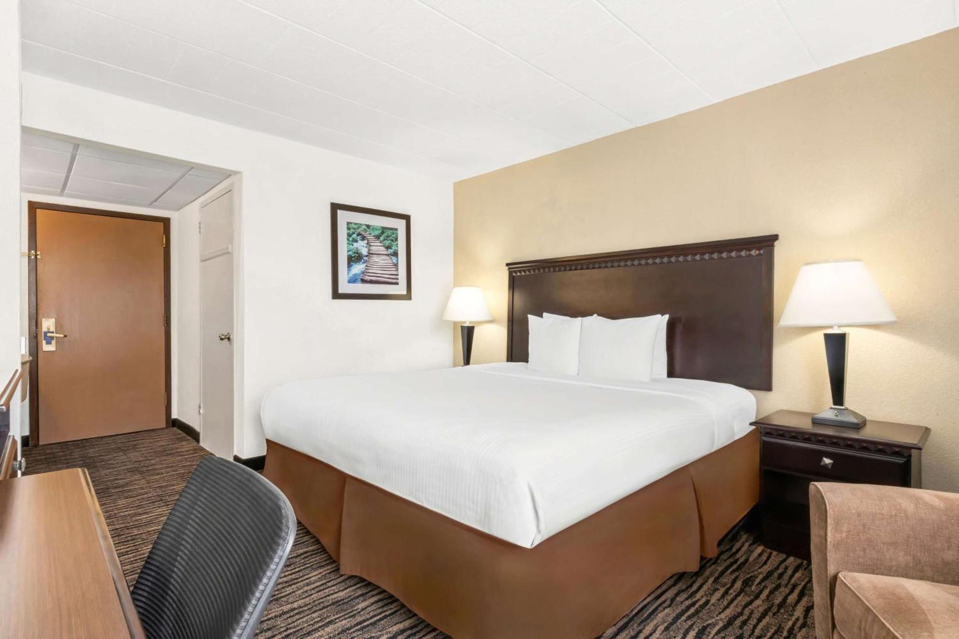 Best Western Hazlet Inn photo 24