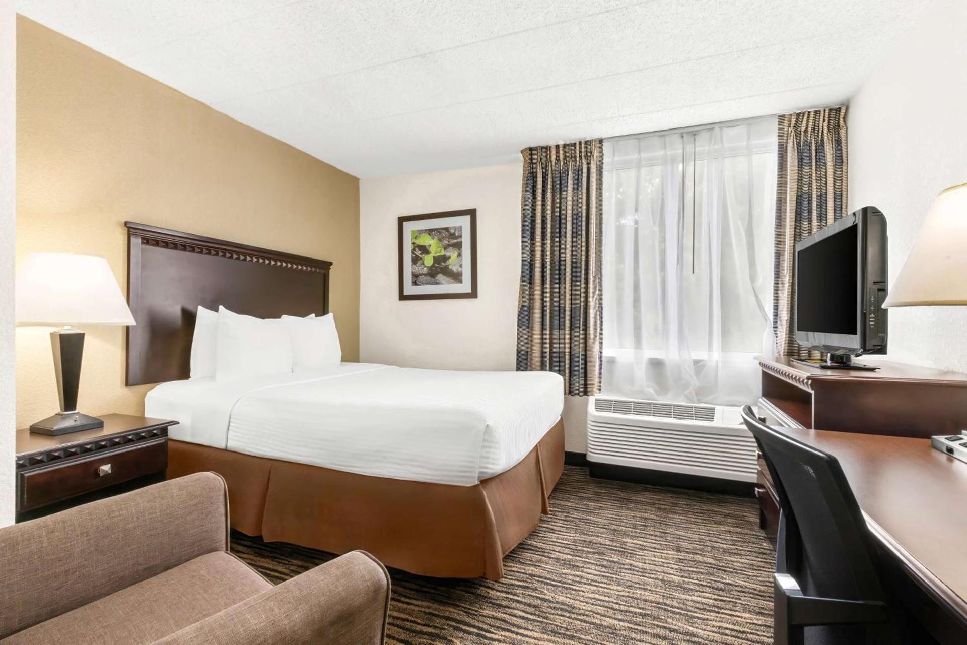 Best Western Hazlet Inn photo 31