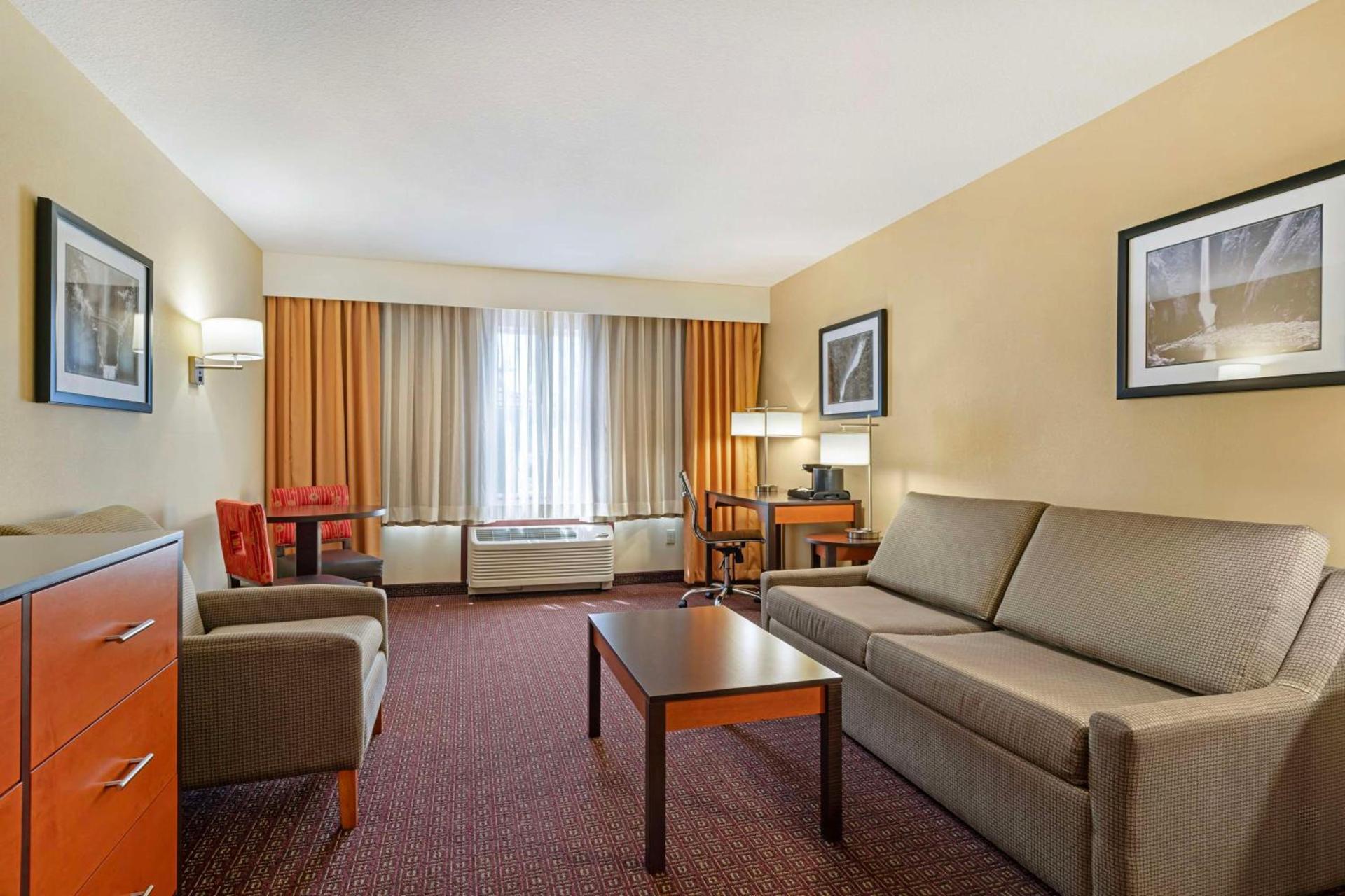 Best Western Cascade Inn & Suites photo 22