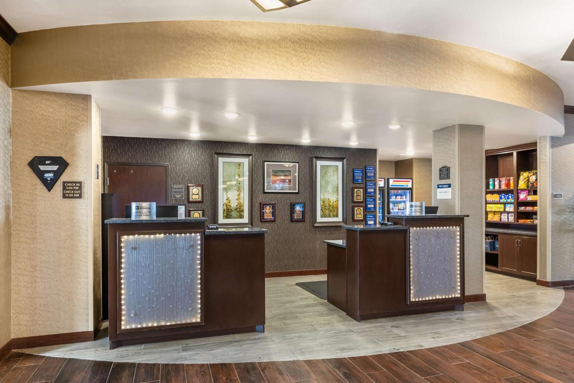 Best Western PLUS Casper Inn & Suites photo 2