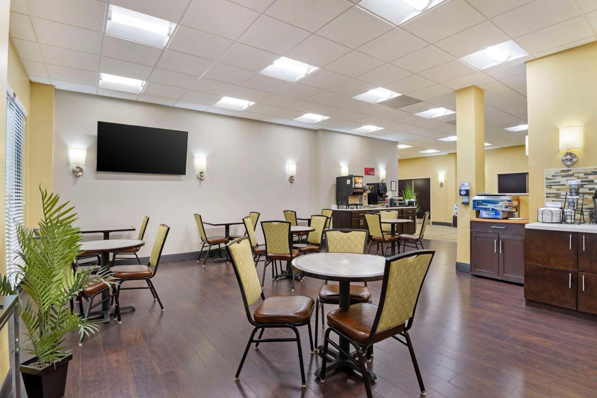 Best Western Plus Thornburg Inn & Suites photo 5