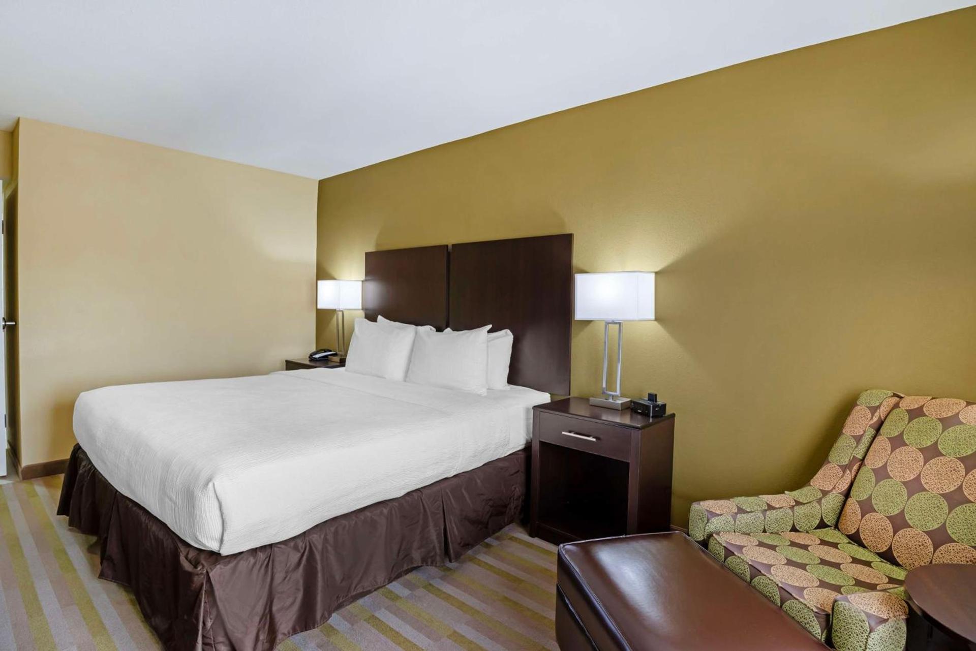 Best Western Plus Thornburg Inn & Suites photo 7