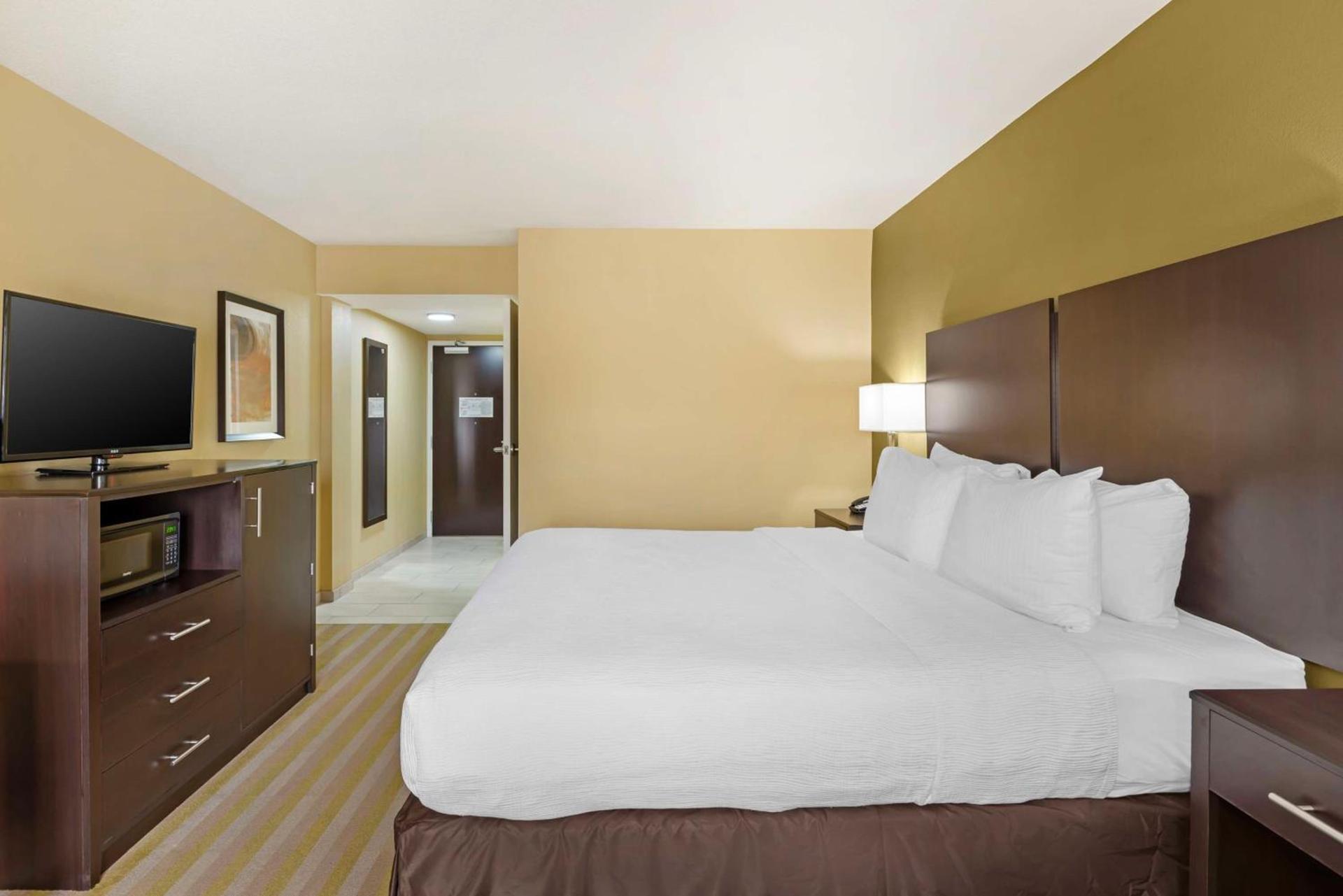 Best Western Plus Thornburg Inn & Suites photo 8