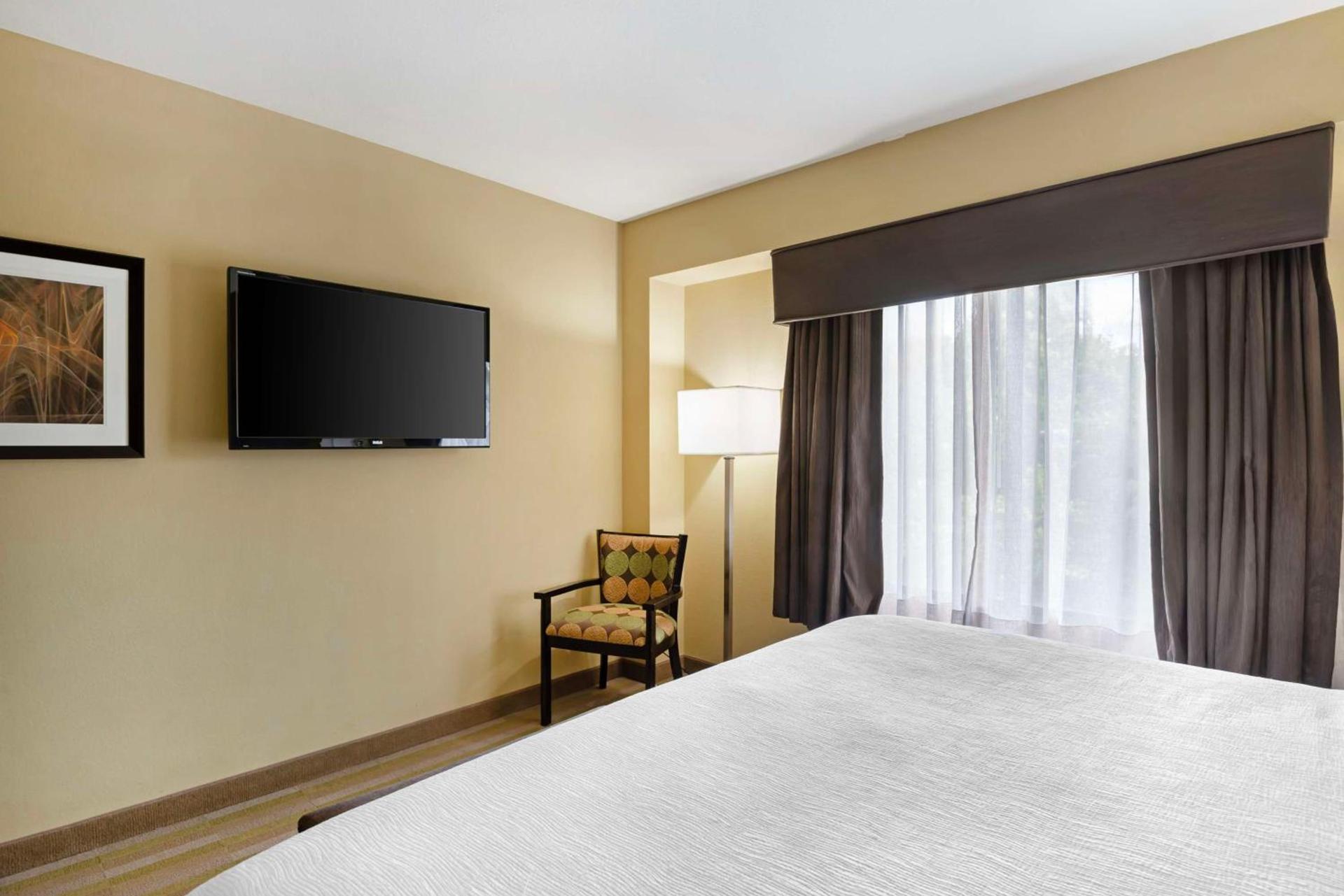 Best Western Plus Thornburg Inn & Suites photo 16