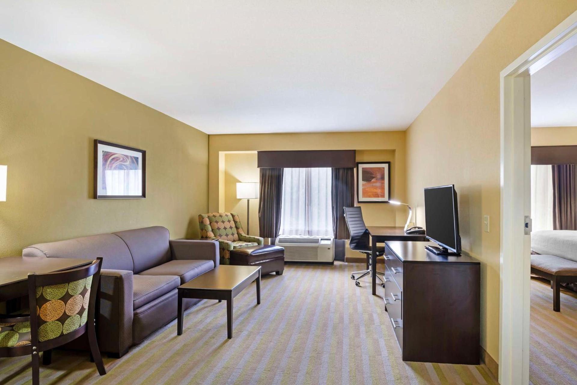 Best Western Plus Thornburg Inn & Suites photo 18