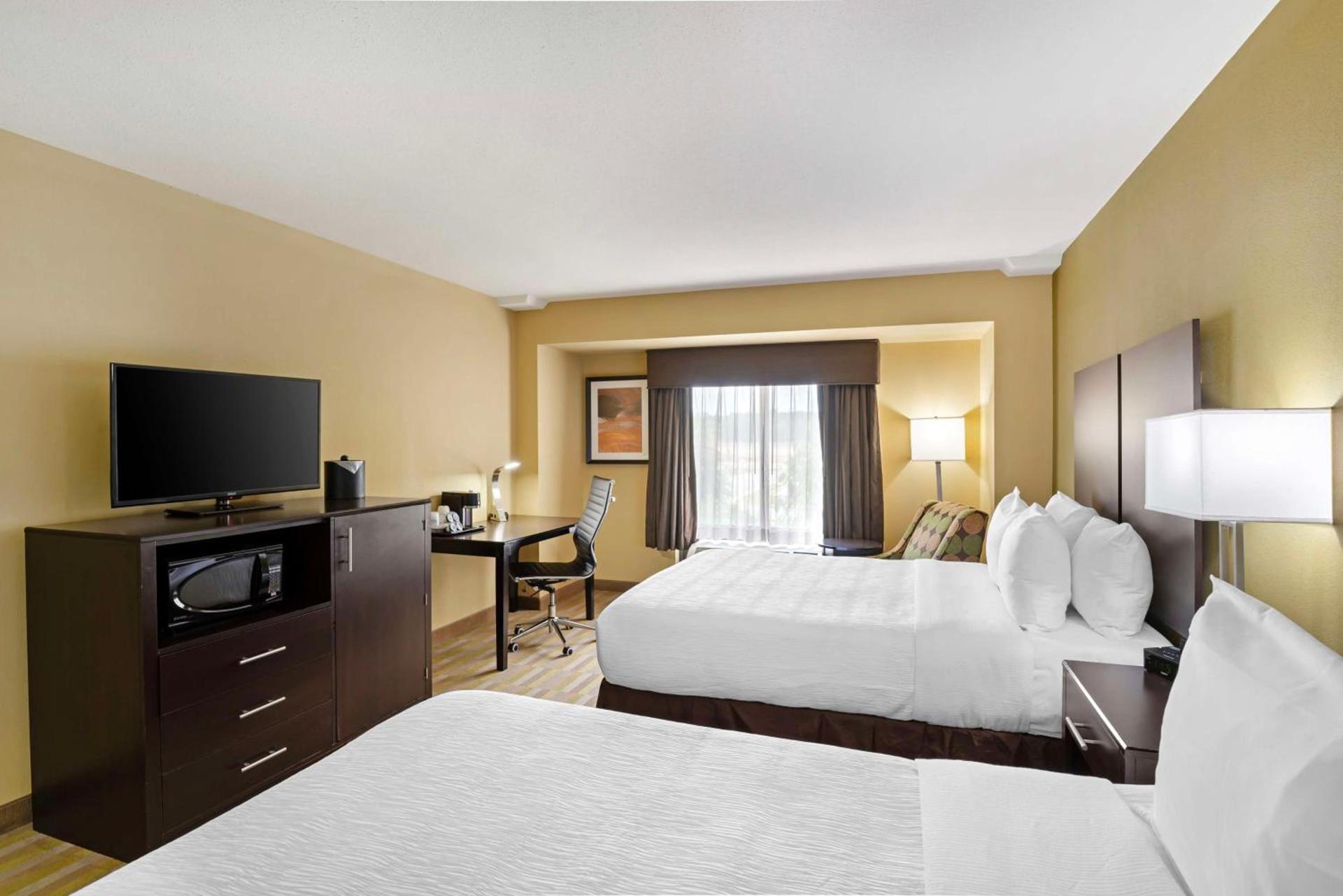 Best Western Plus Thornburg Inn & Suites photo 19