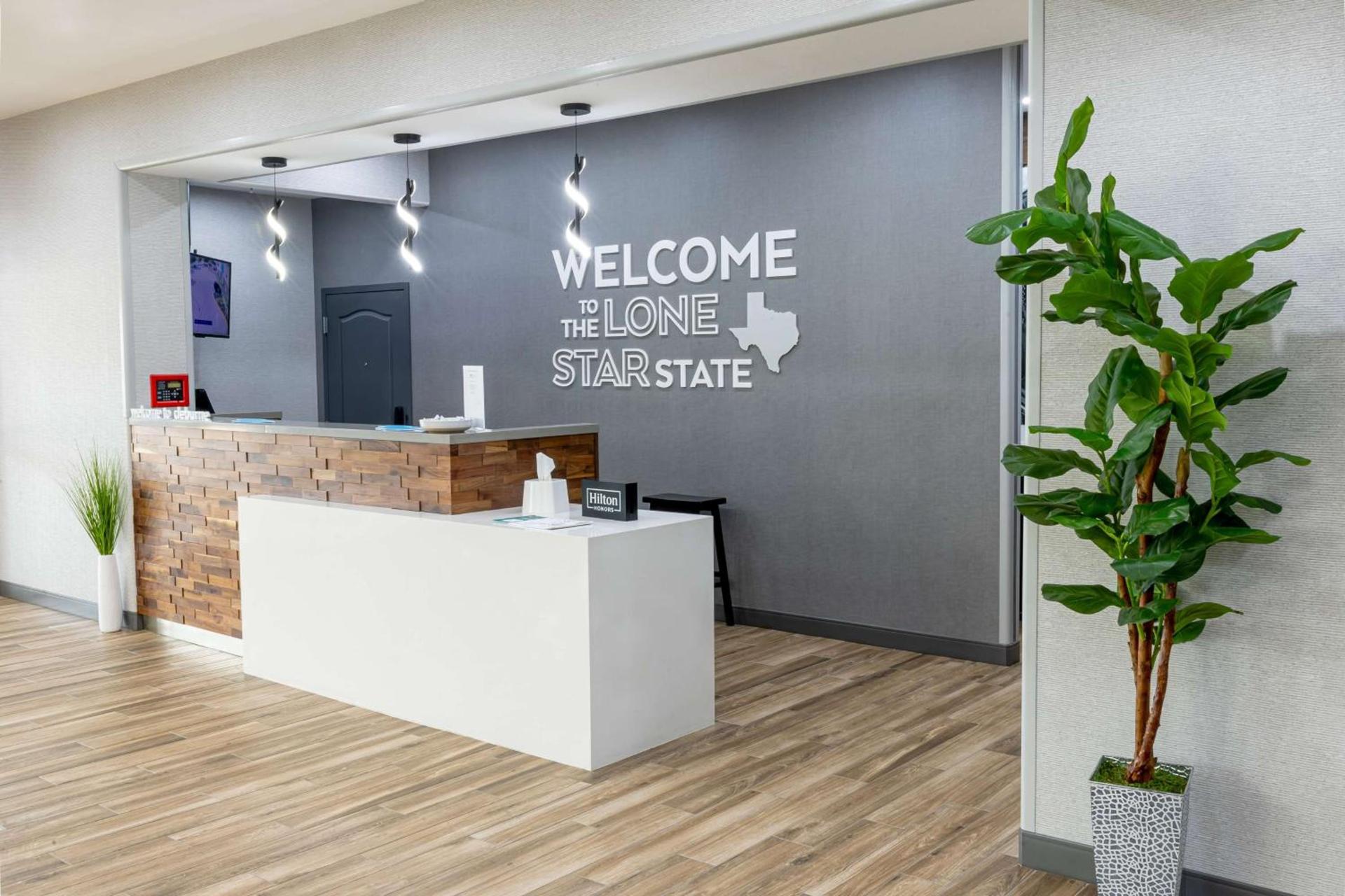 Hampton Inn & Suites Cleburne photo 6