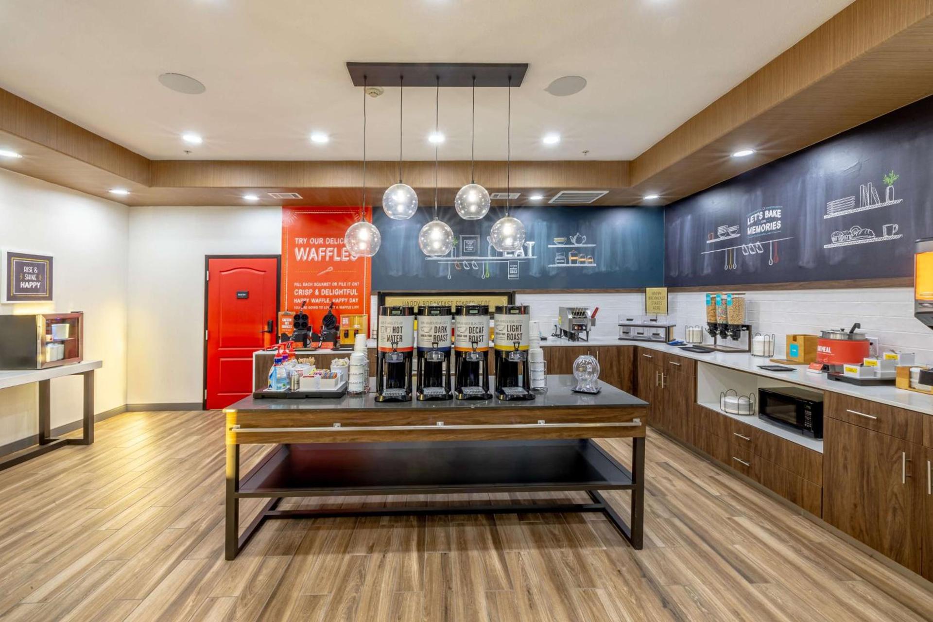 Hampton Inn & Suites Cleburne photo 13