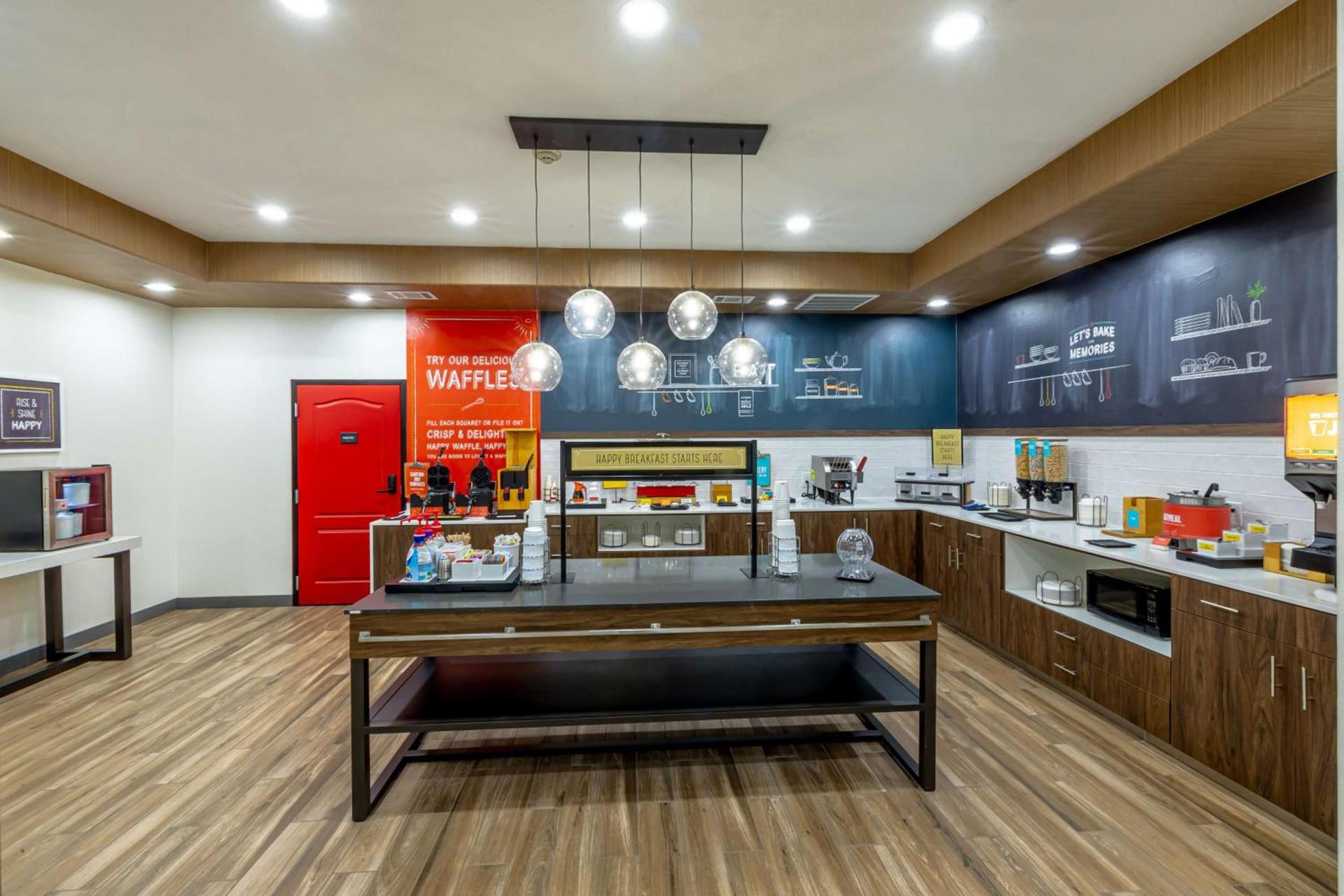 Hampton Inn & Suites Cleburne photo 17
